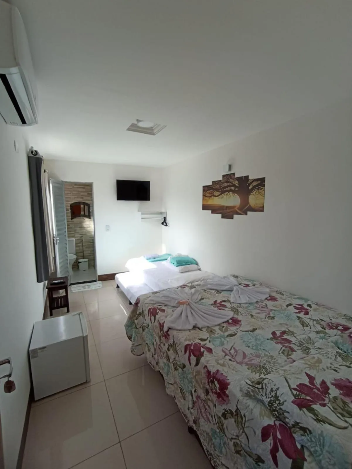 Photo of the whole room, Bed in Suites Porto Frevo