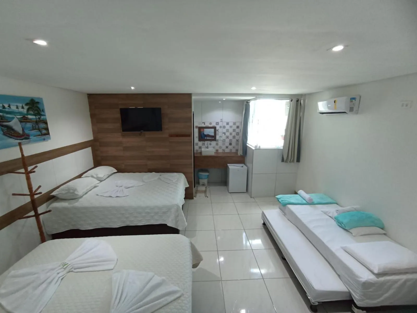 Photo of the whole room, Bed in Suites Porto Frevo