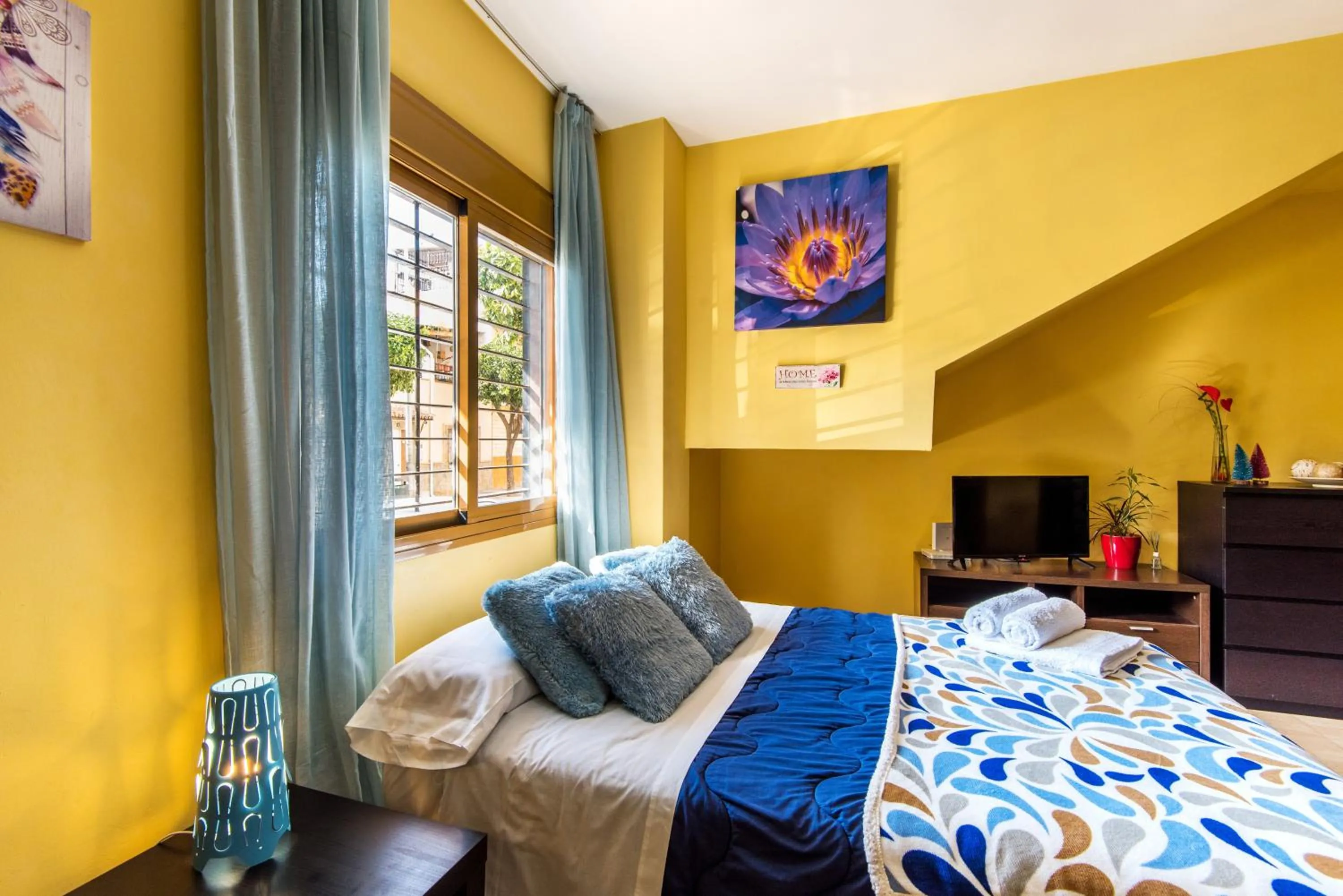 Living room, Bed in Estudio Malagasol