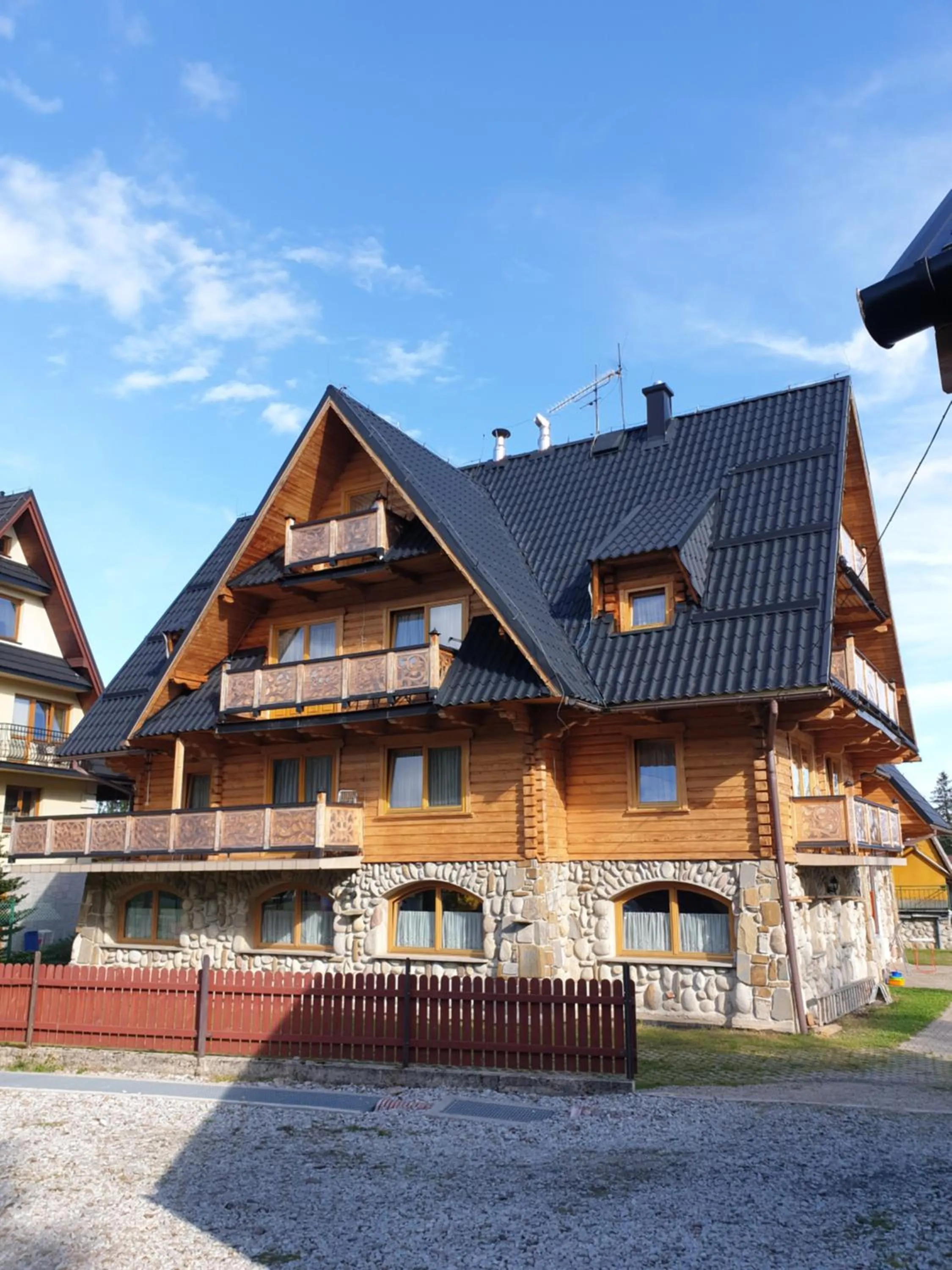 Property building in Willa Magdalena