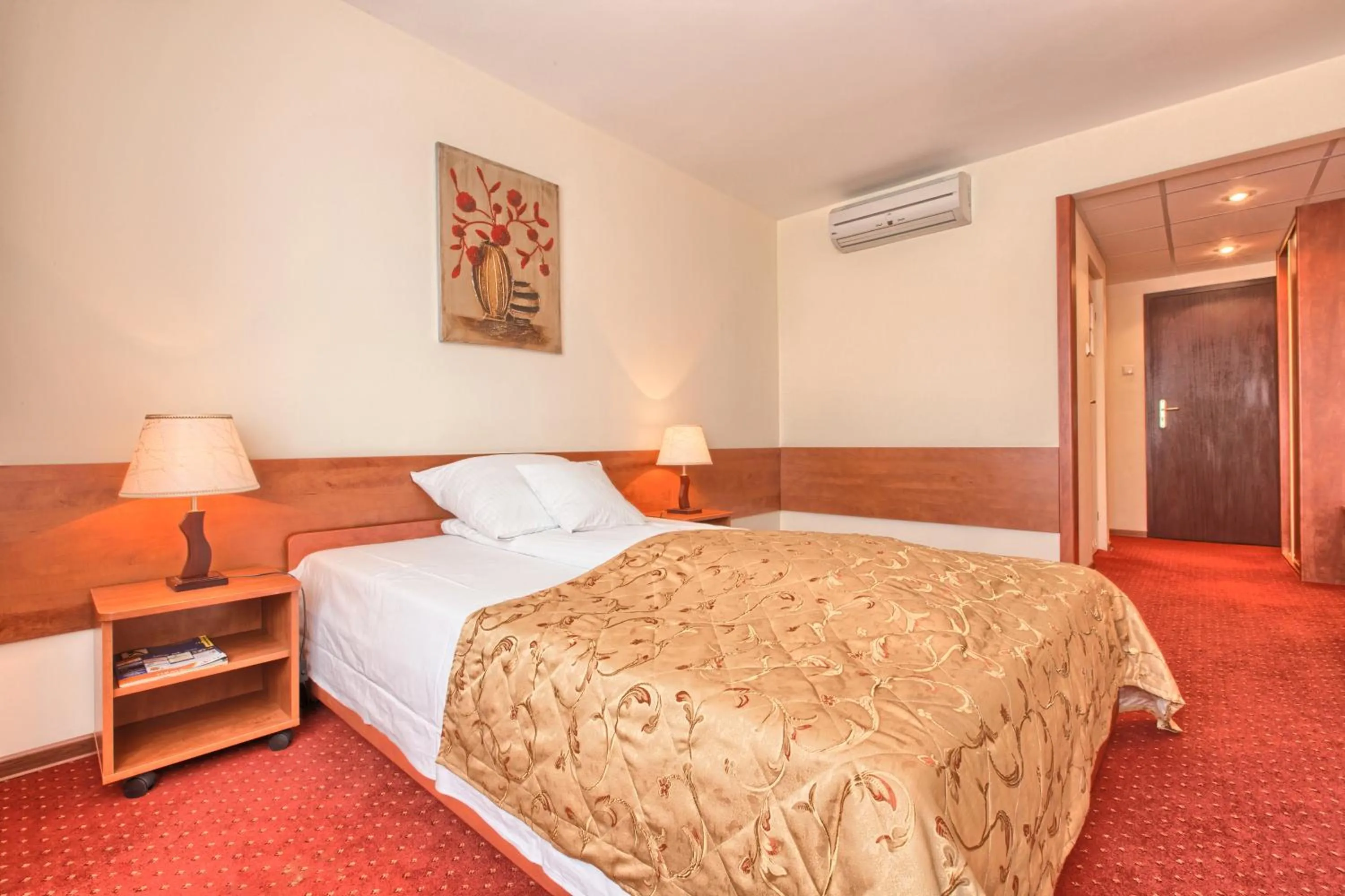 Bed in Hotel Jubilat