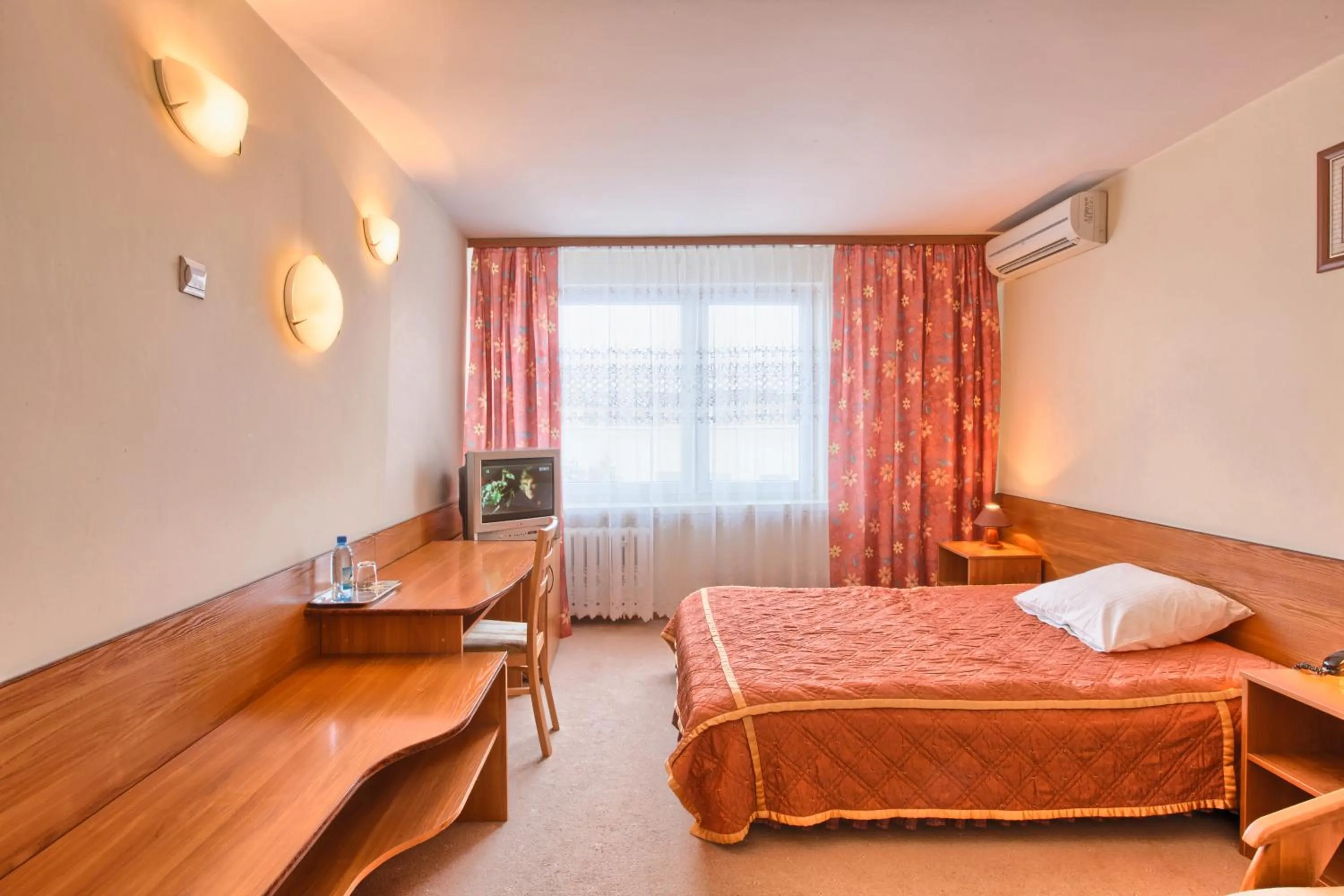 Bed in Hotel Jubilat