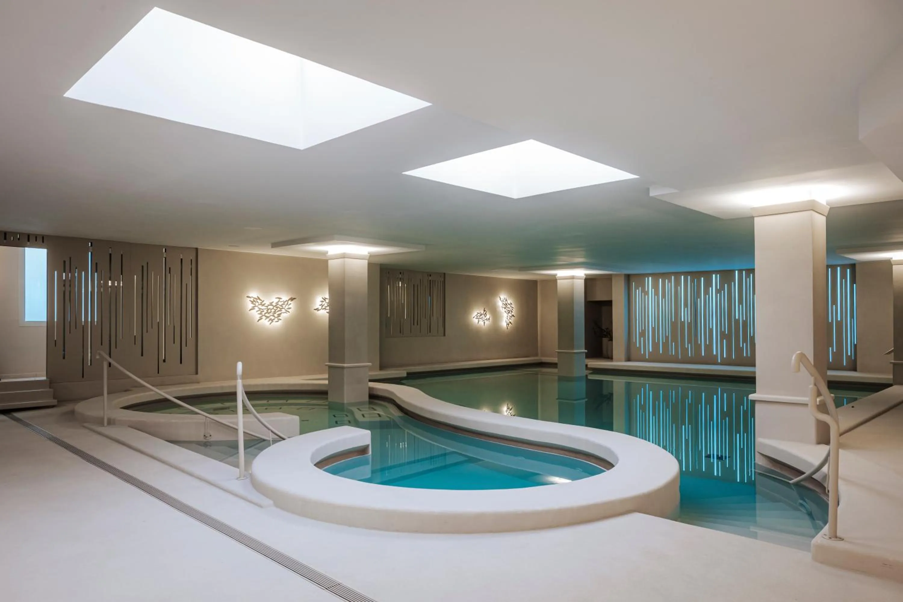 Swimming pool in Hotel Slatina Superior