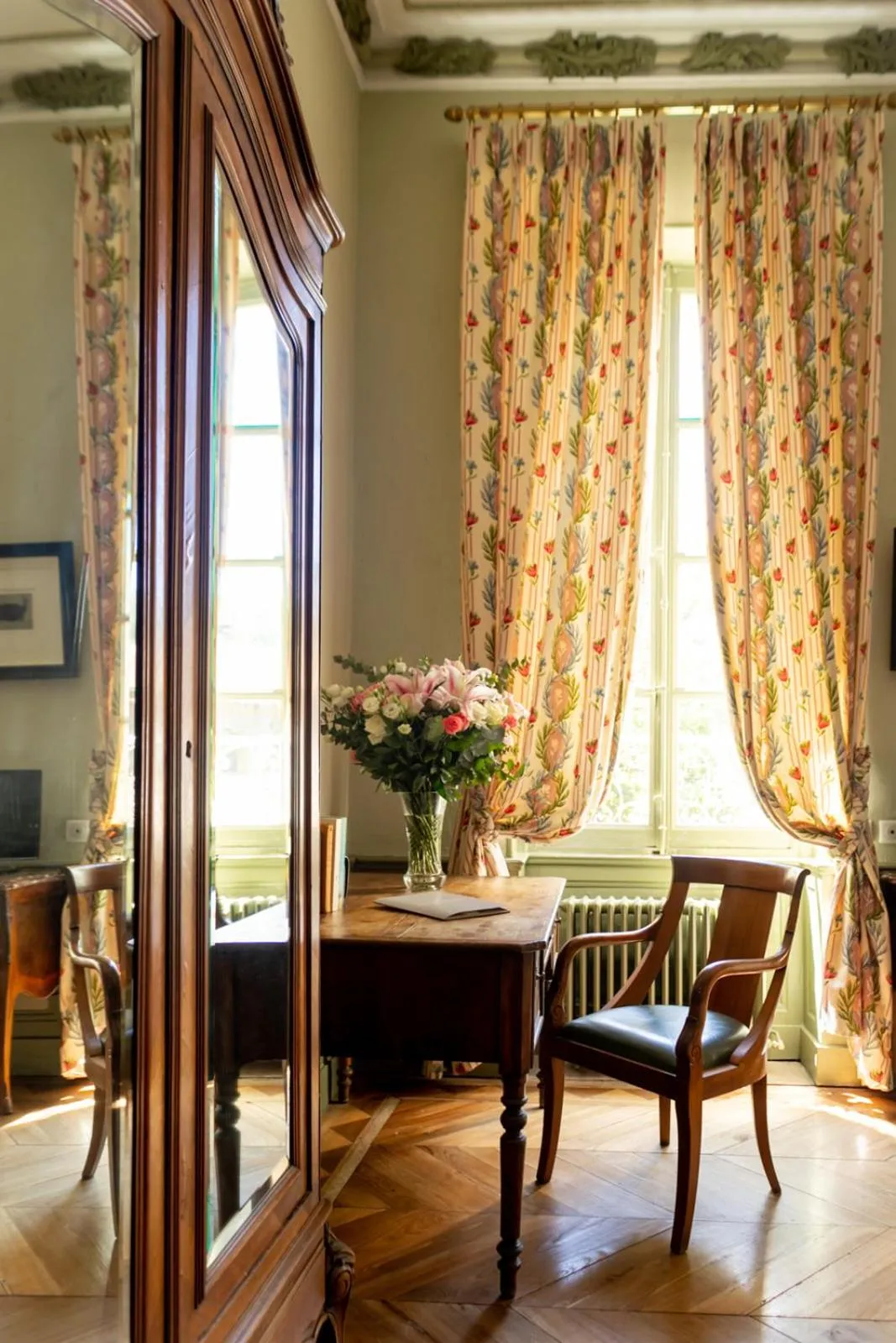 Decorative detail in Chateau de Varenne