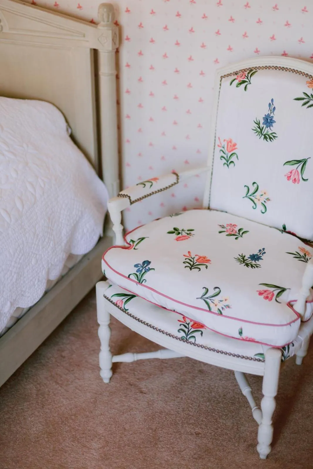 Bedroom, Bed in Chateau de Varenne