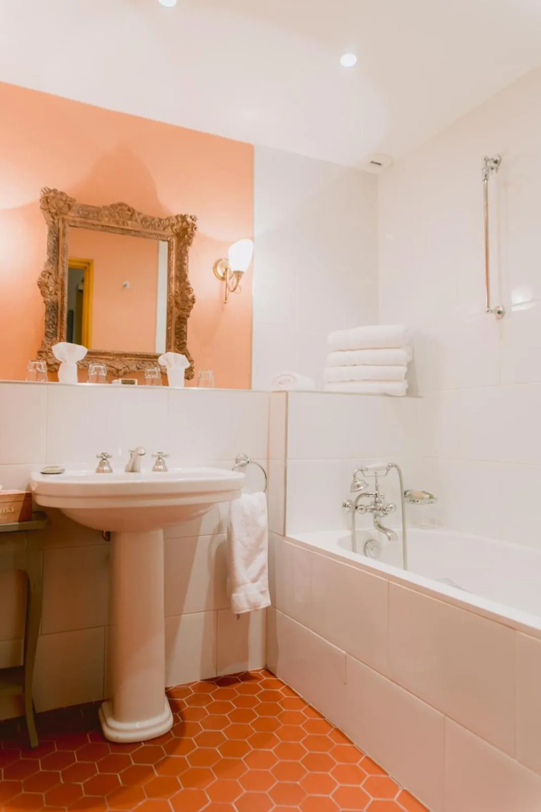 Bathroom in Chateau de Varenne