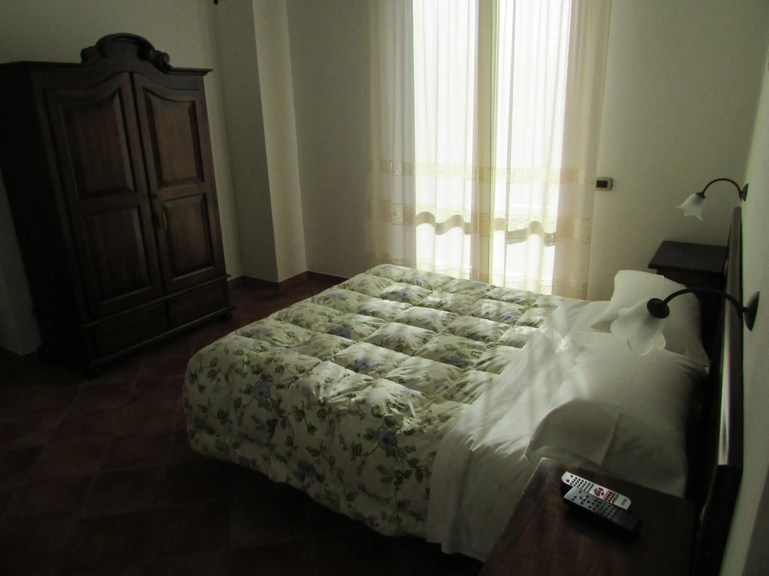 Bed in B&B Il Girasole - Rooms & House in country - air conditioned - 1500 meters from historic center