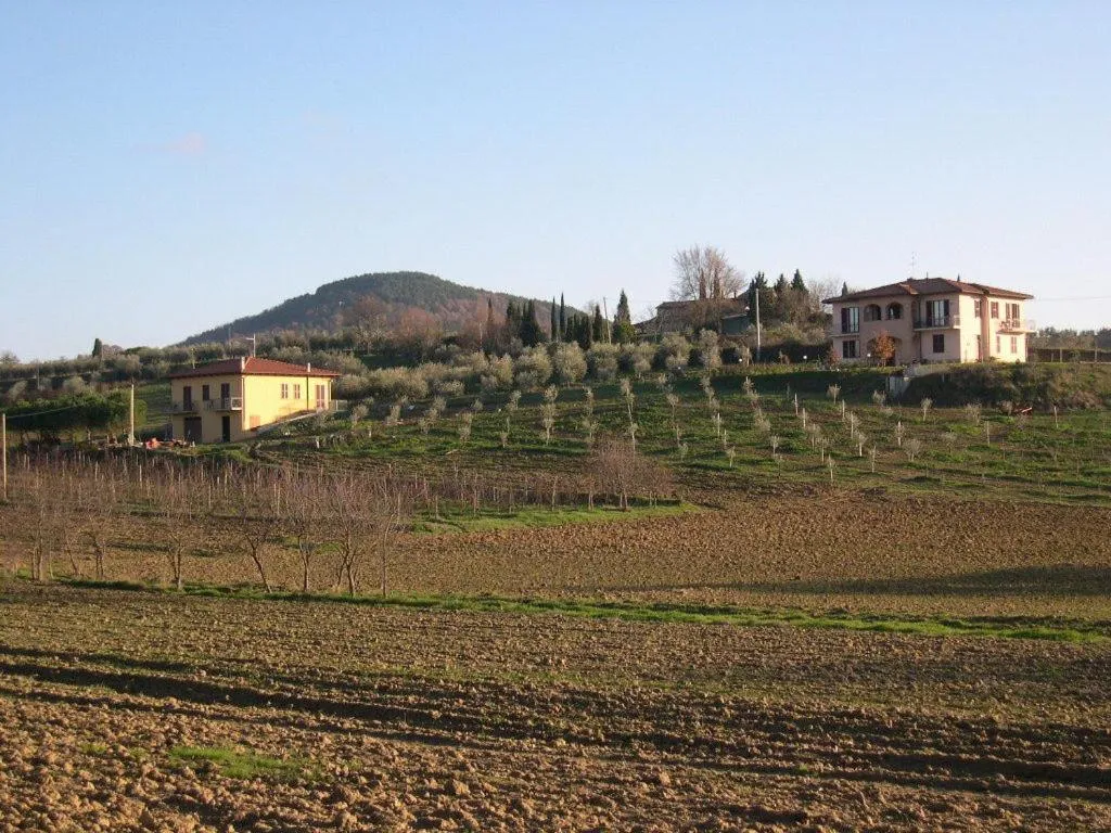 Property building in B&B Il Girasole - Rooms & House in country - air conditioned - 1500 meters from historic center