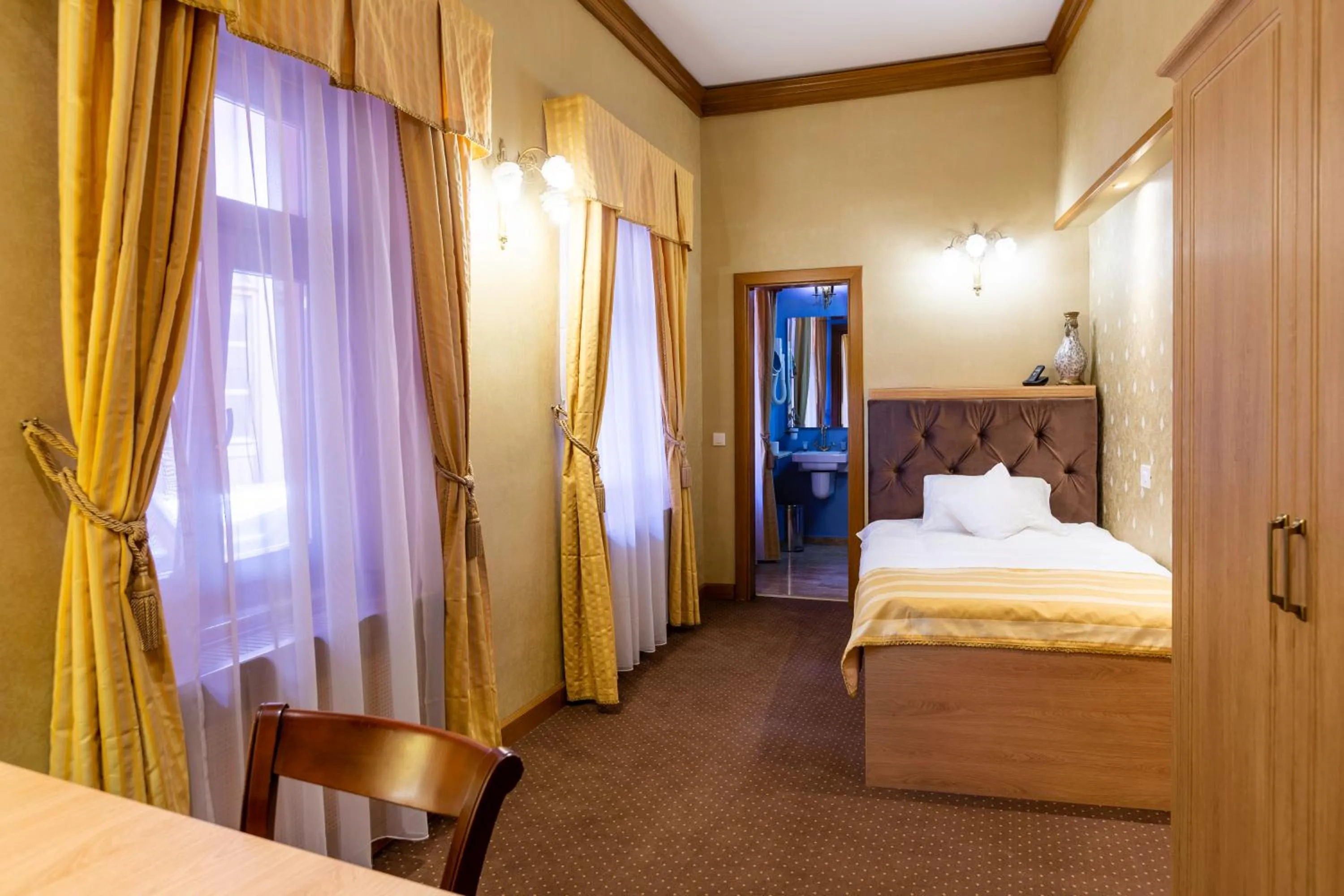 Bed in Hotel Am Ring