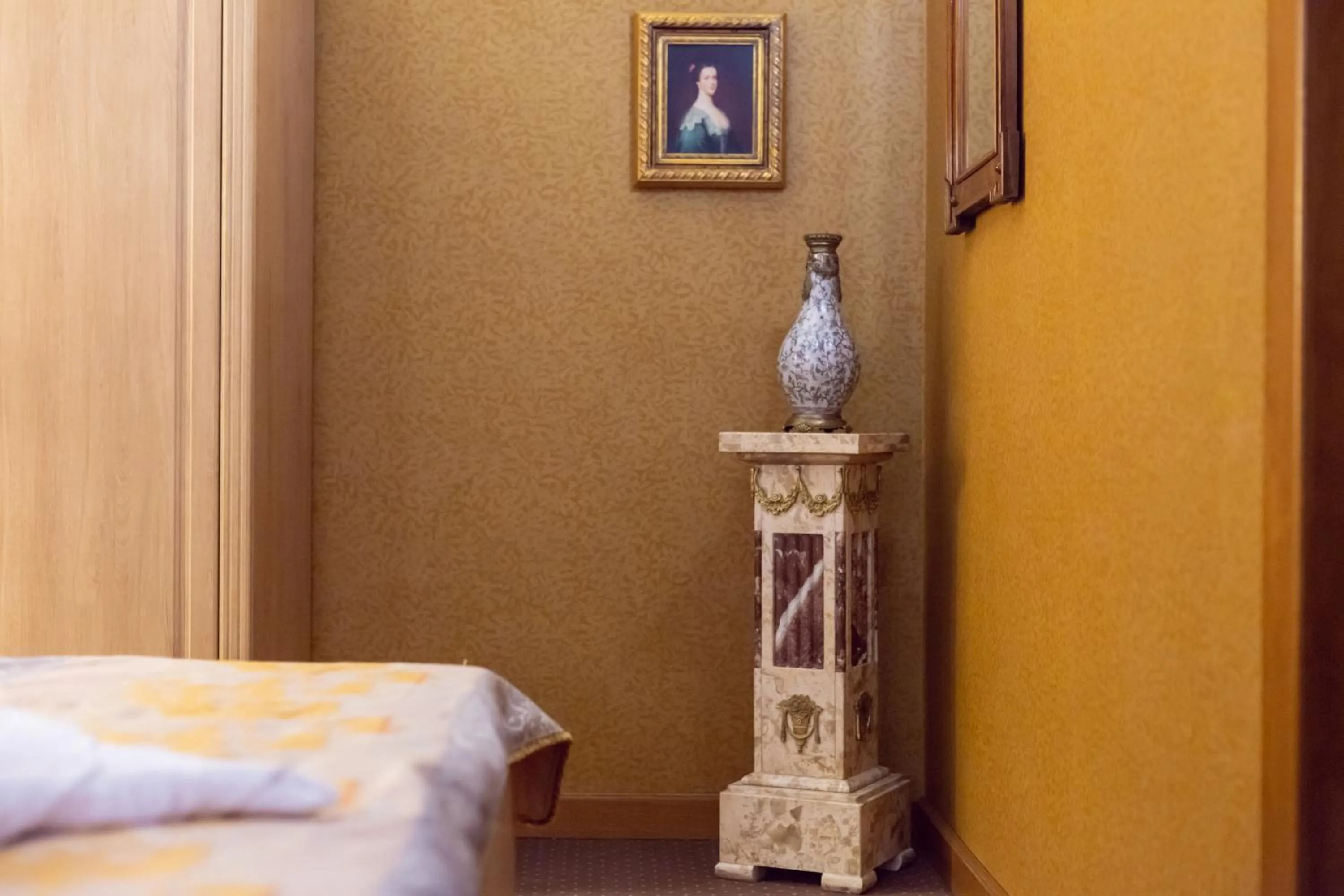 Bed in Hotel Am Ring