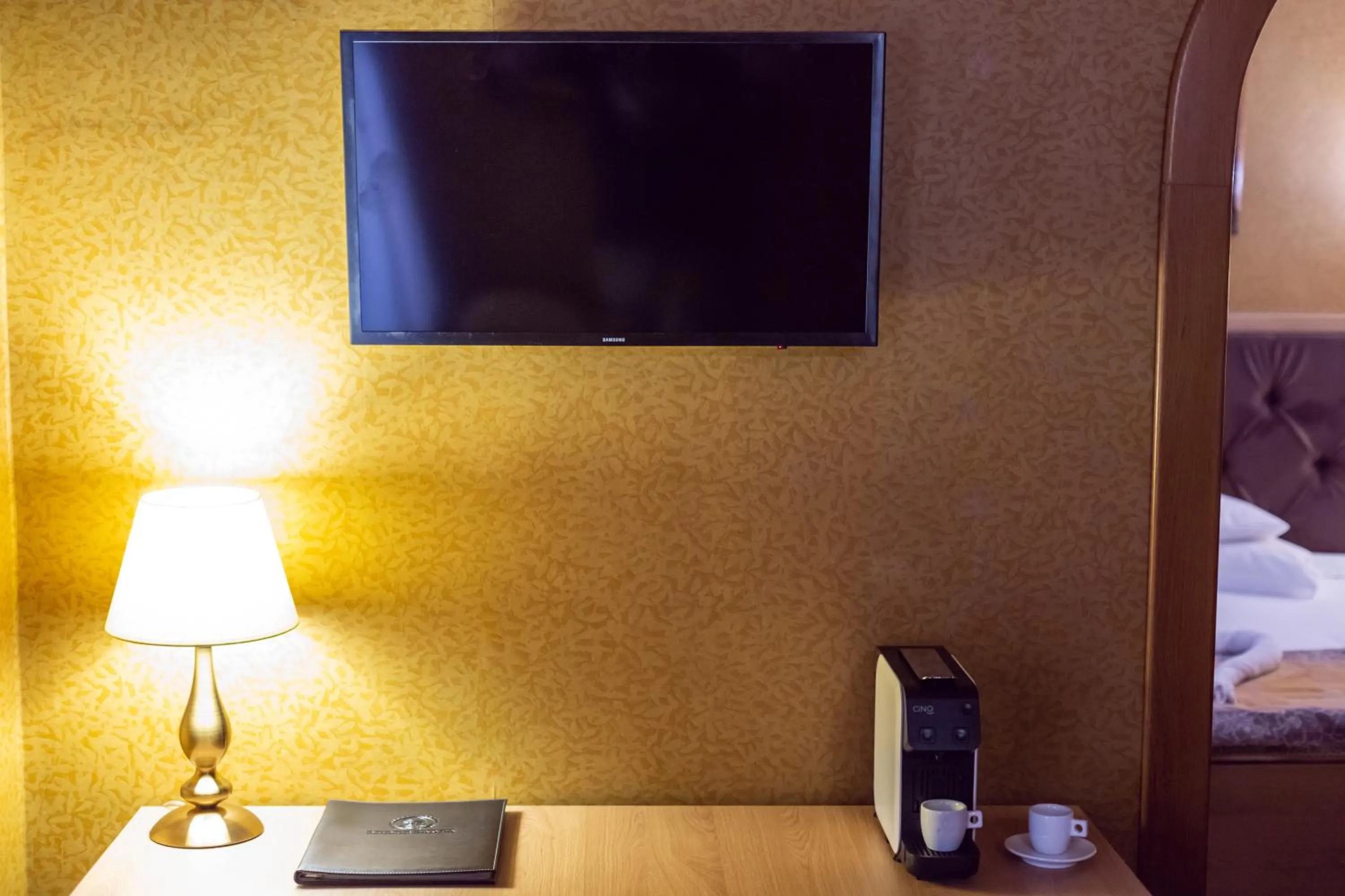 Bed in Hotel Am Ring