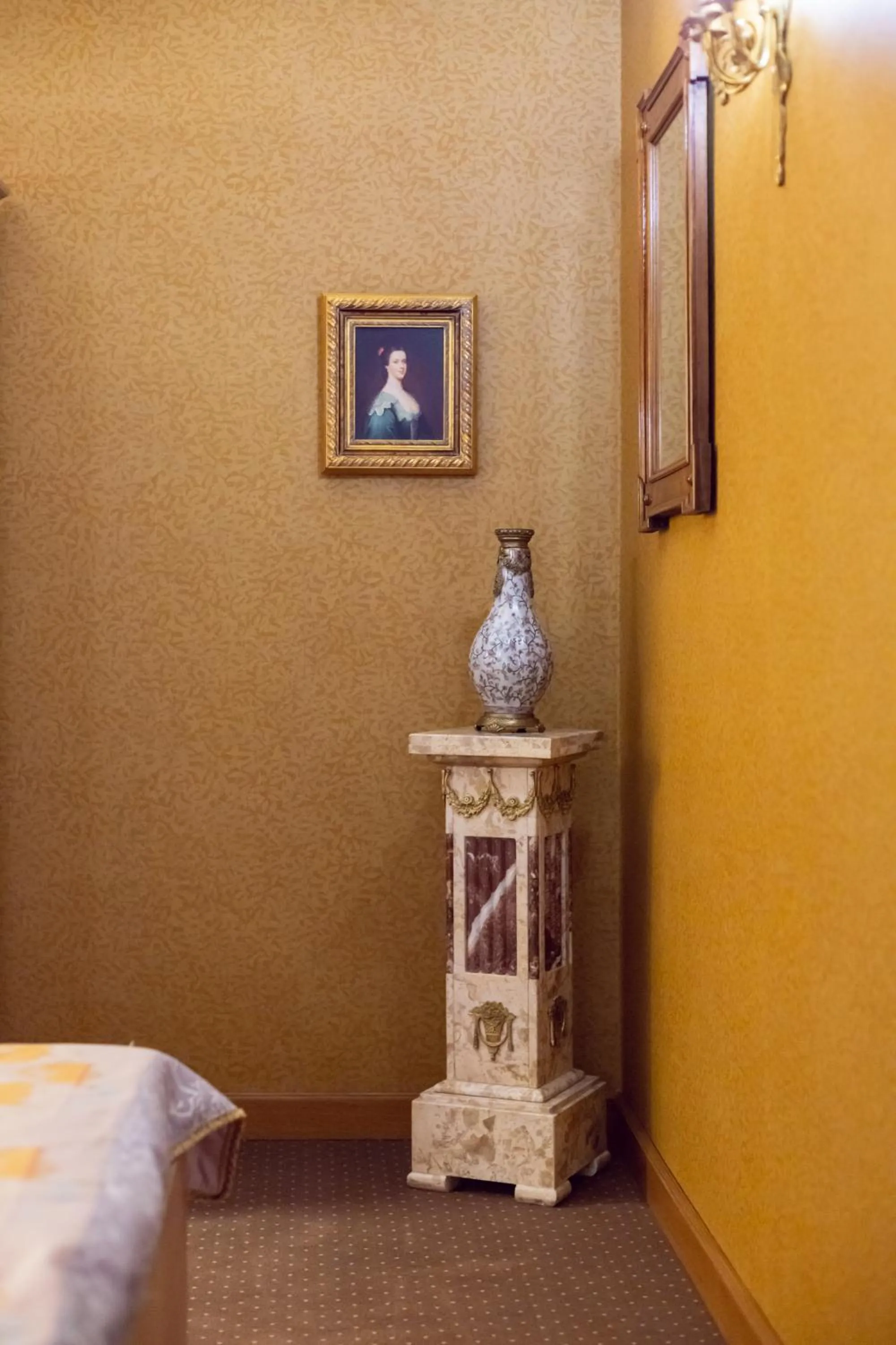 Bed in Hotel Am Ring