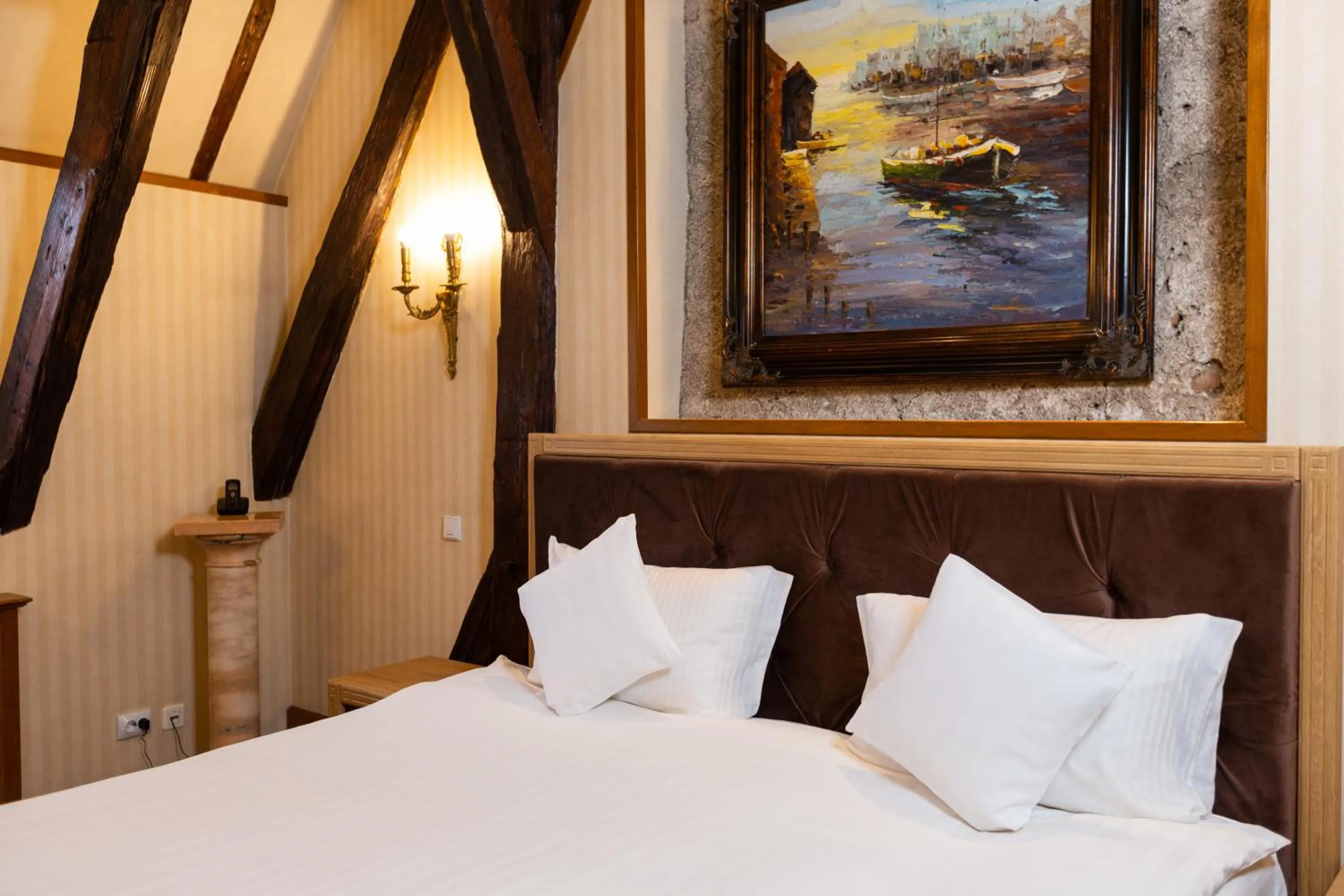 Bed in Hotel Am Ring