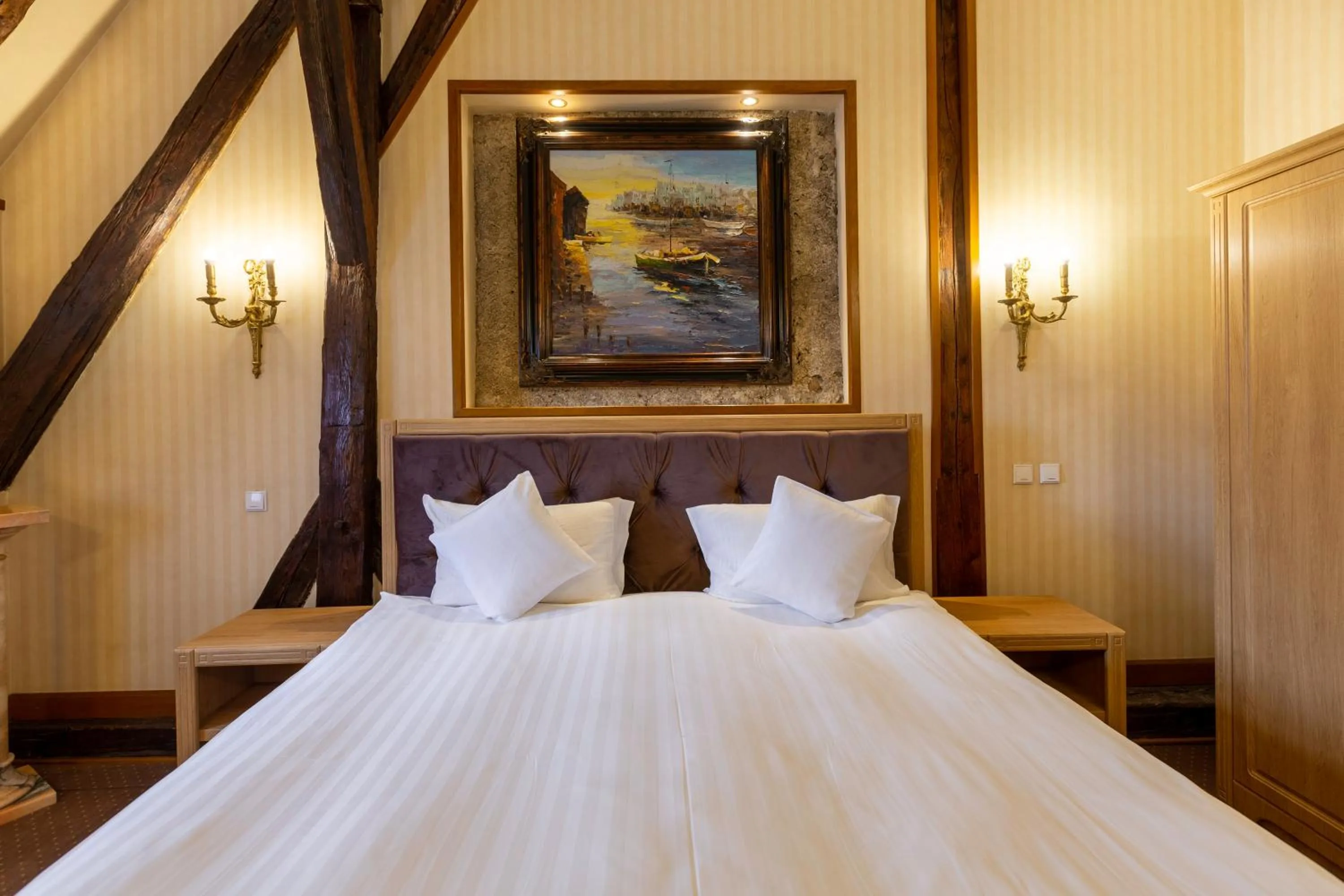 Bed in Hotel Am Ring