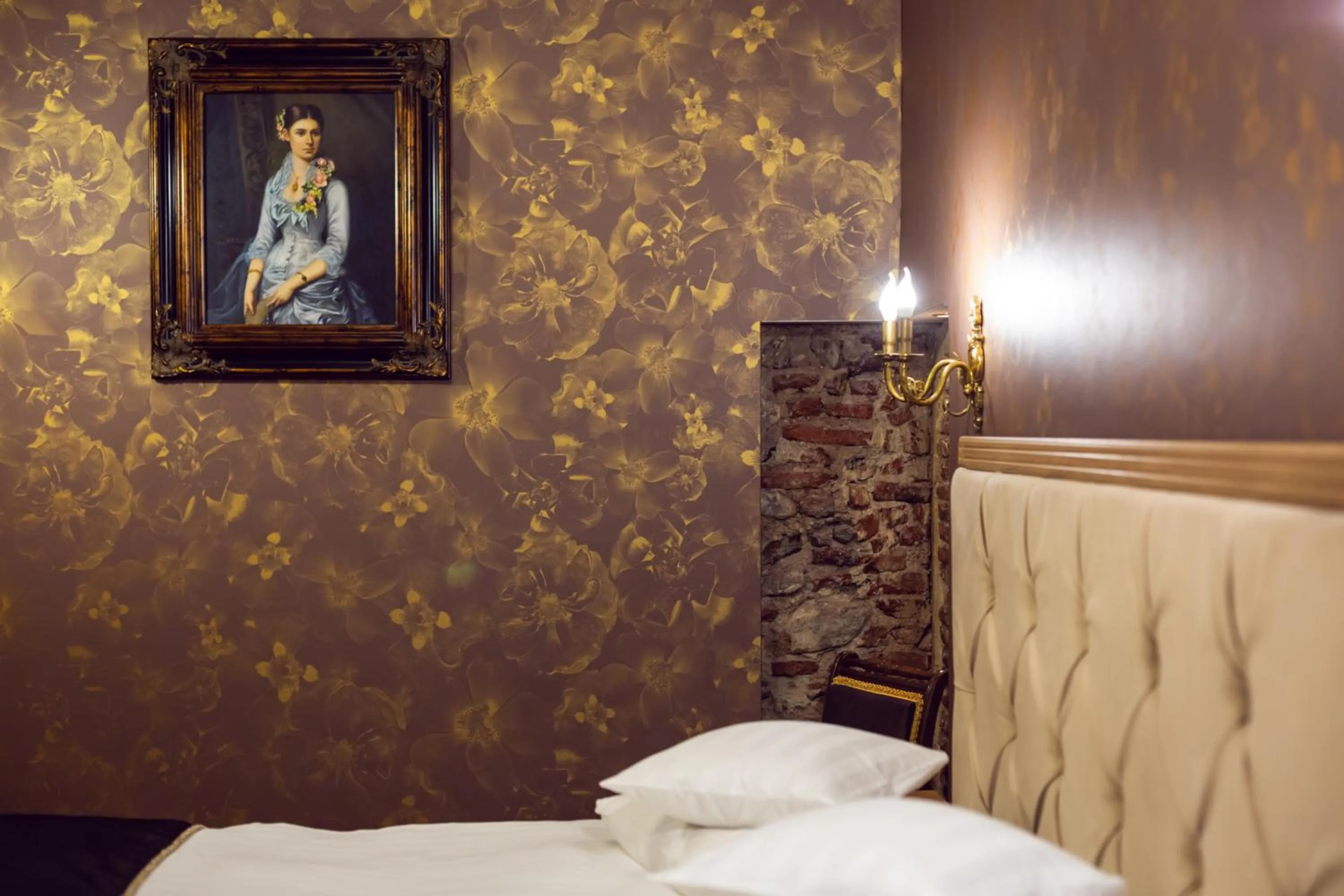 Bed in Hotel Am Ring