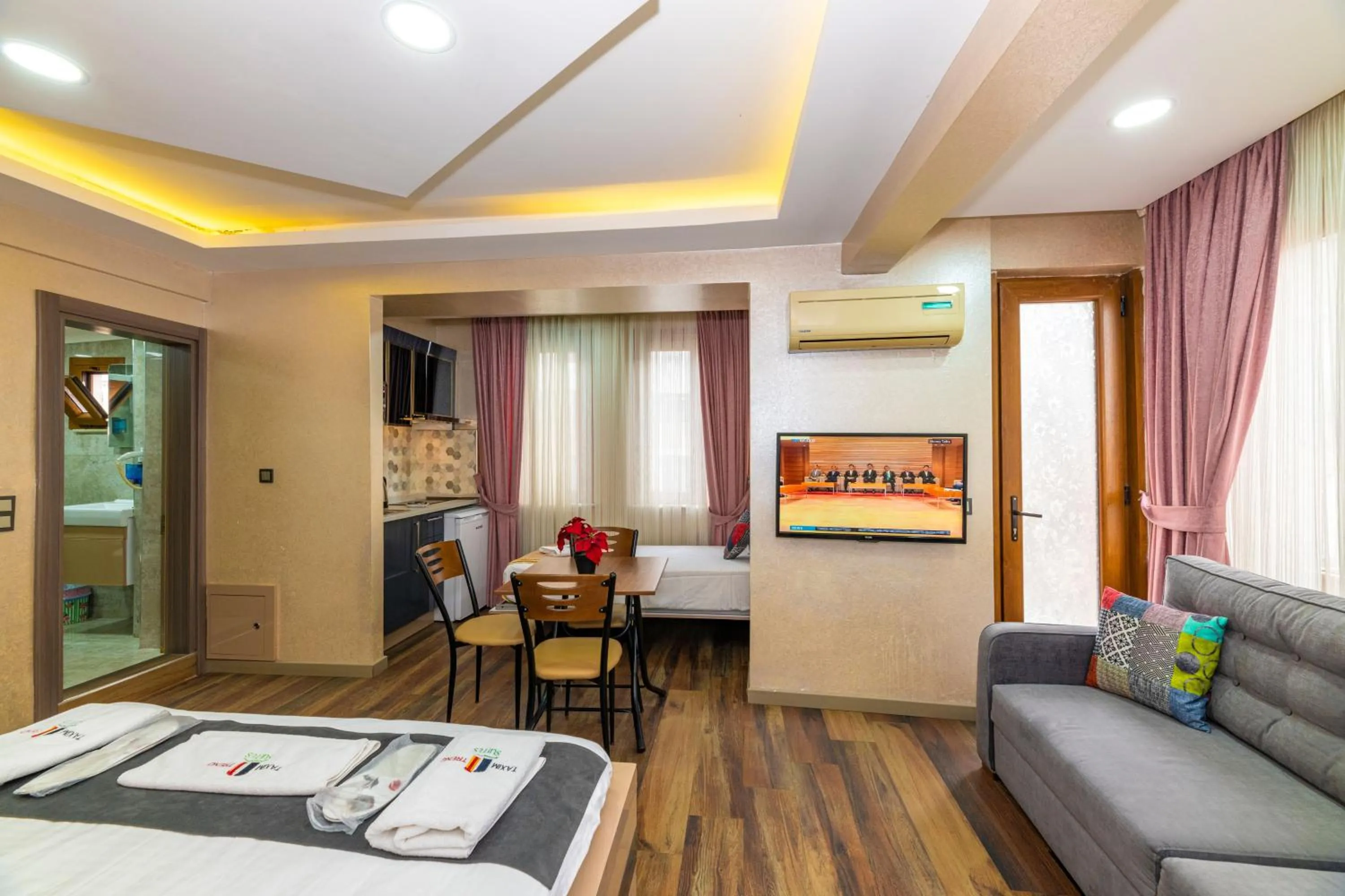 Massage, Bed in Taxim Trend Suites