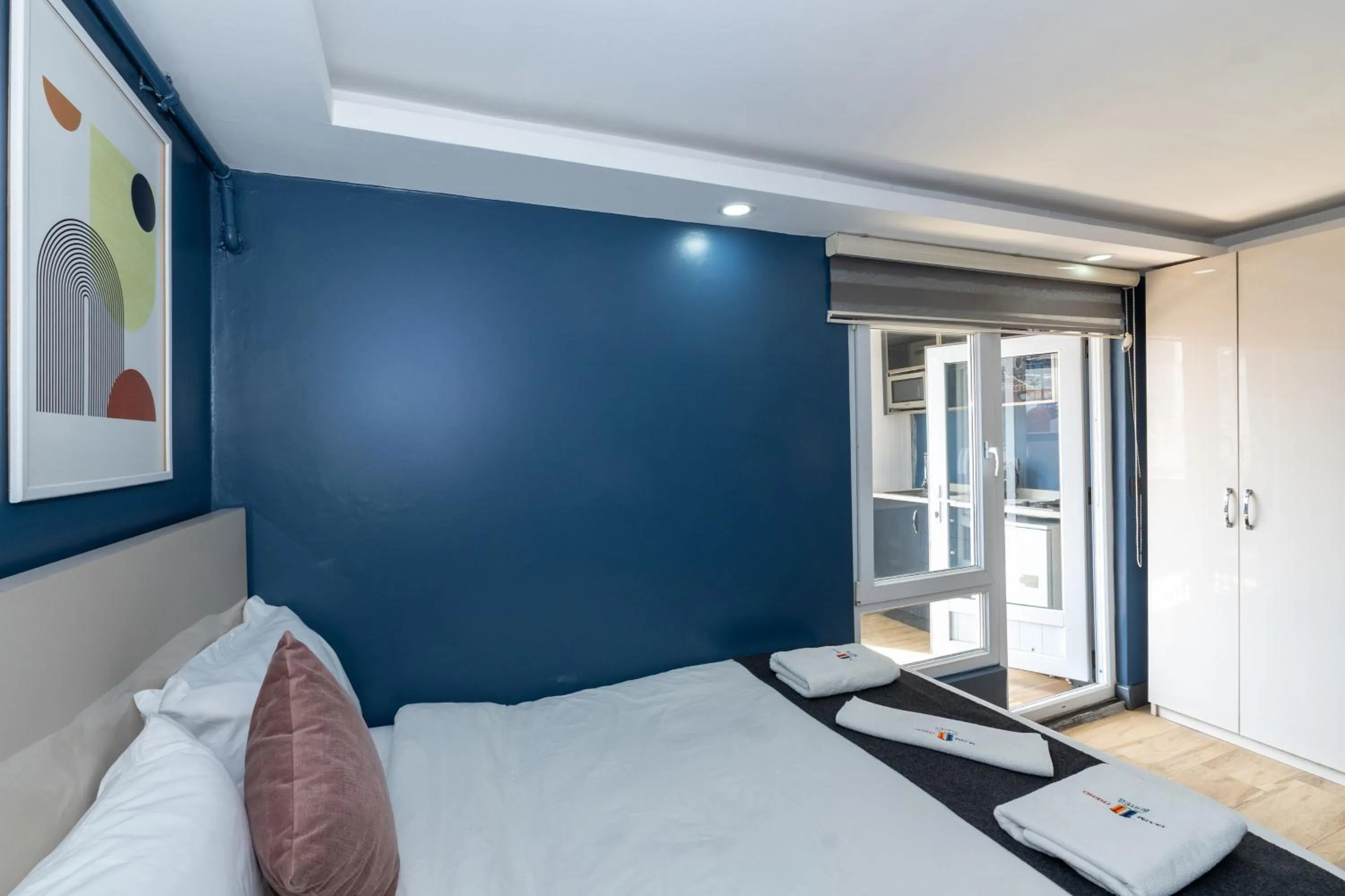 Photo of the whole room, Bed in Taxim Trend Suites