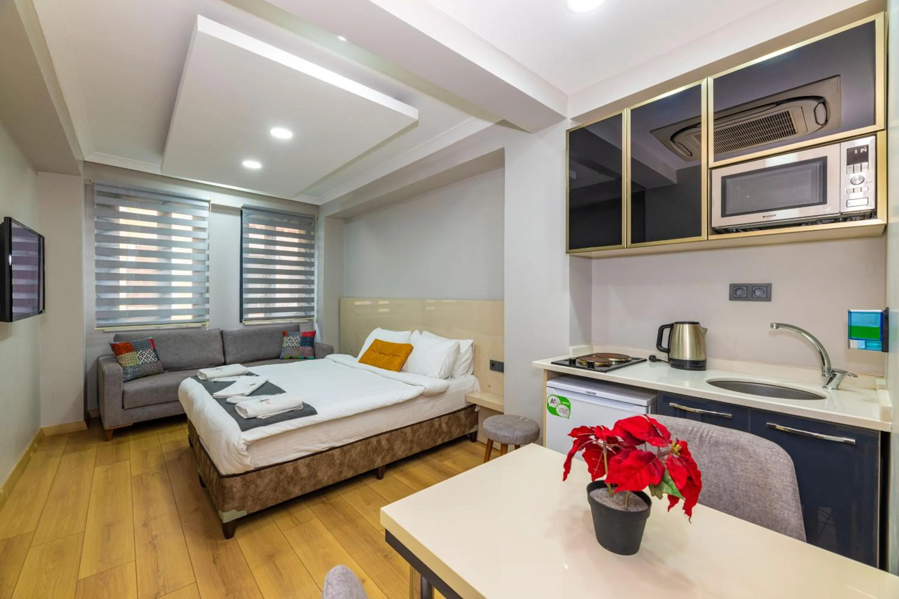 Photo of the whole room, Bed in Taxim Trend Suites