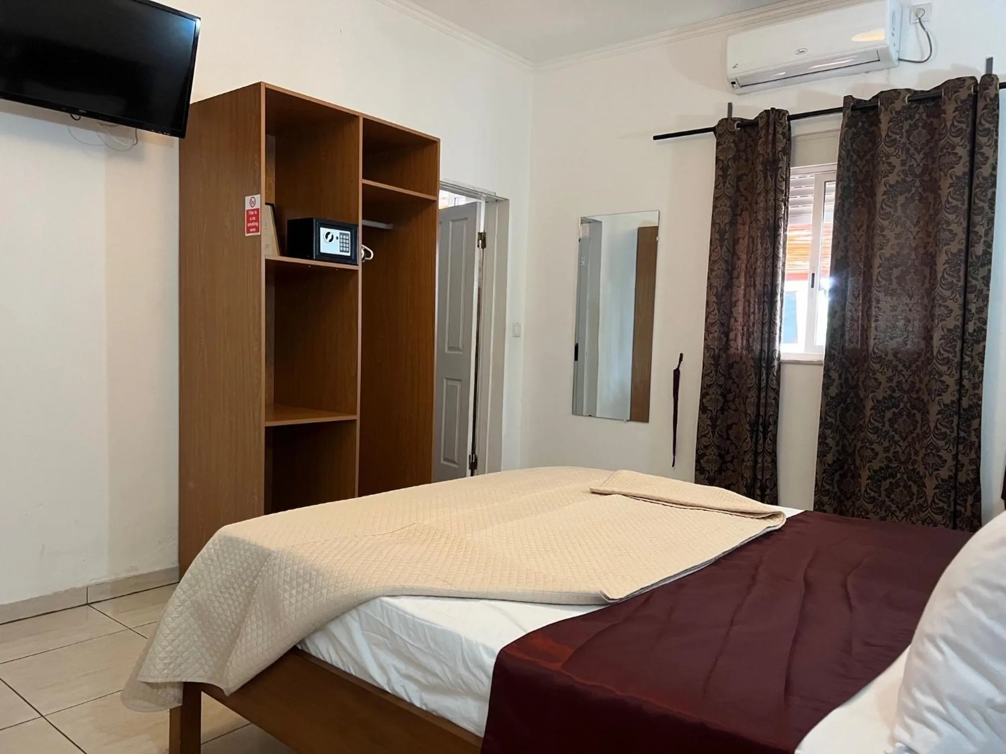 Bedroom, Bed in Paradise Agua Leve Residential