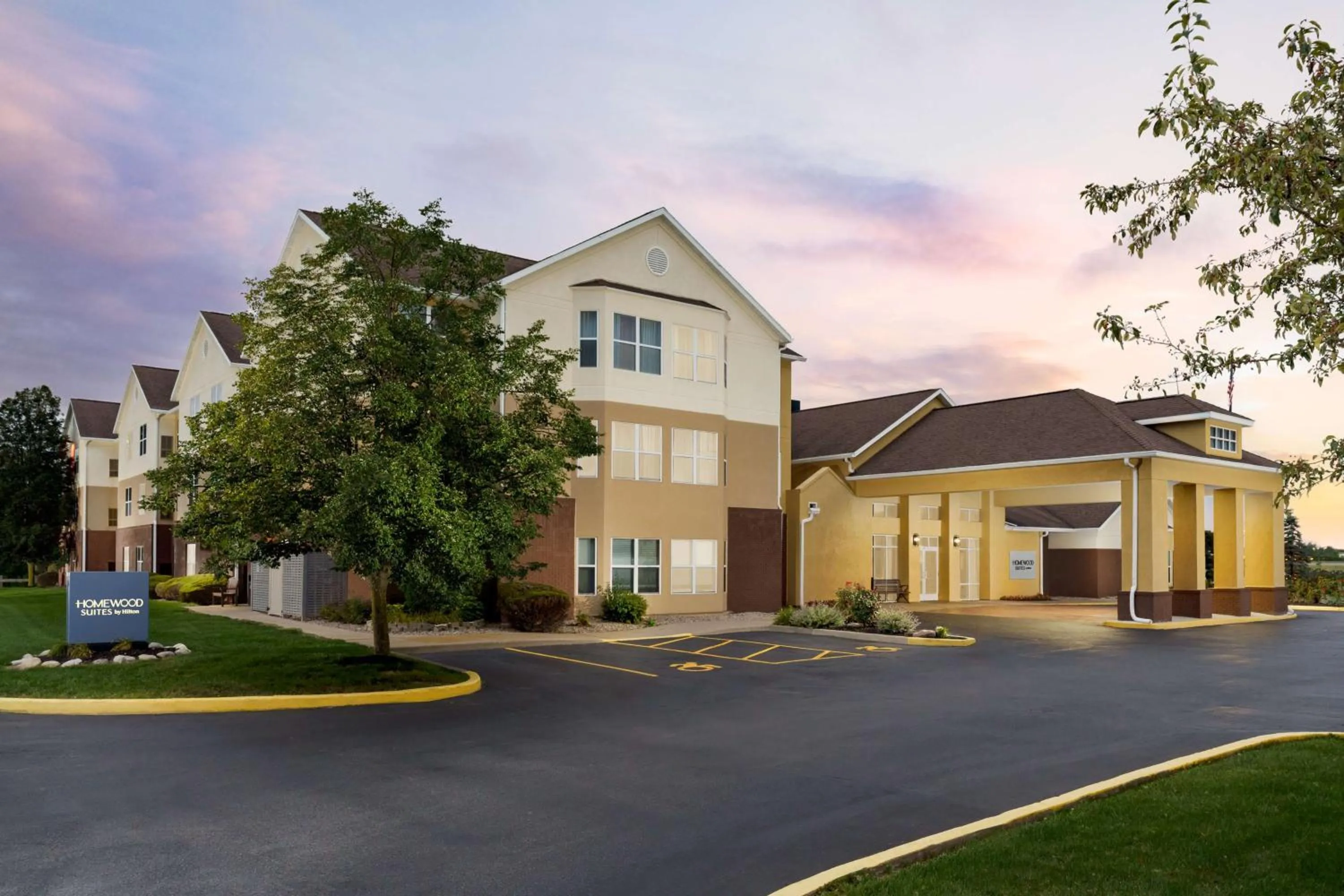 Property building in Homewood Suites Rochester-Henrietta