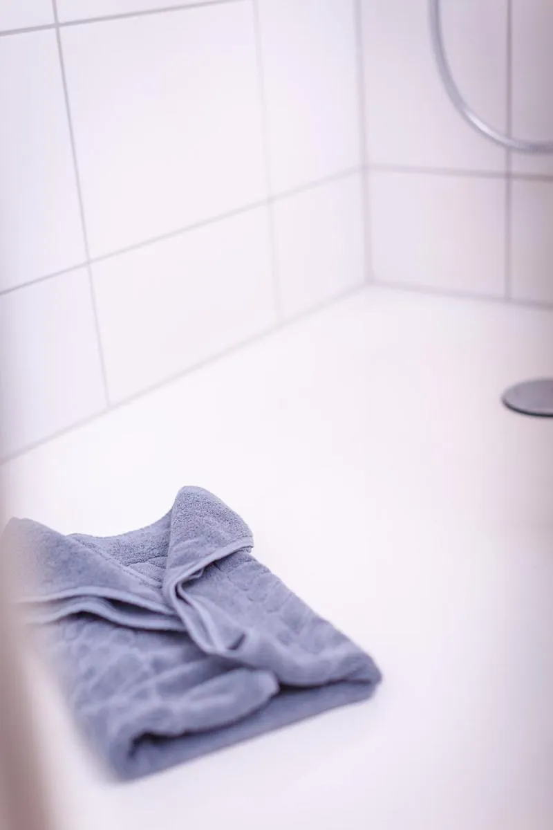 Bathroom, Bed in Bodensee Hotel Sternen