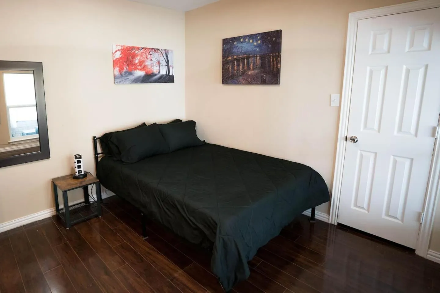 Bed in East Downtown Treetop Terrace