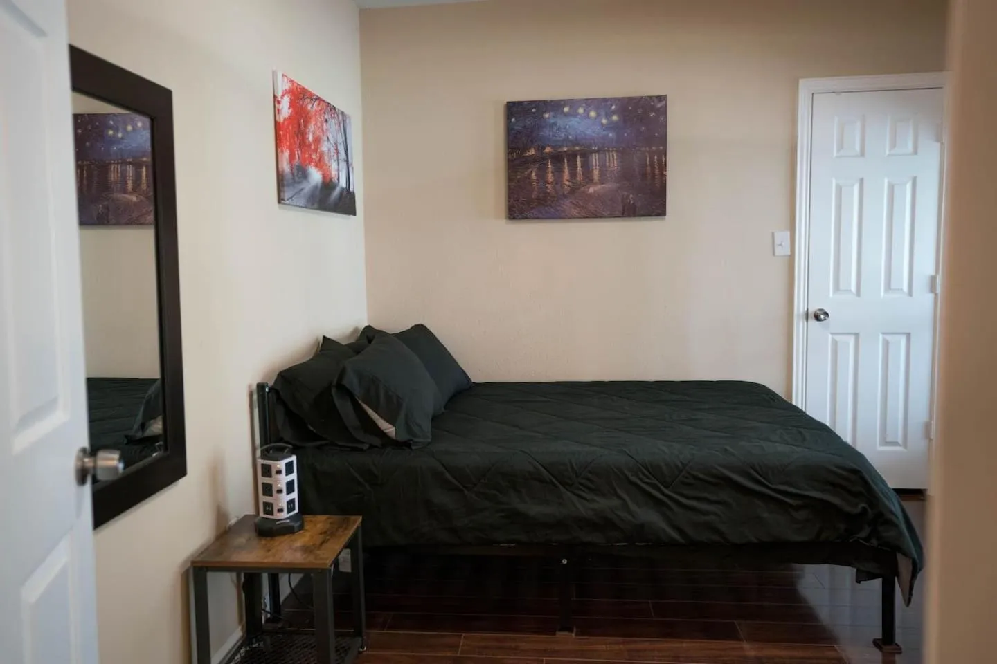 Bed in East Downtown Treetop Terrace