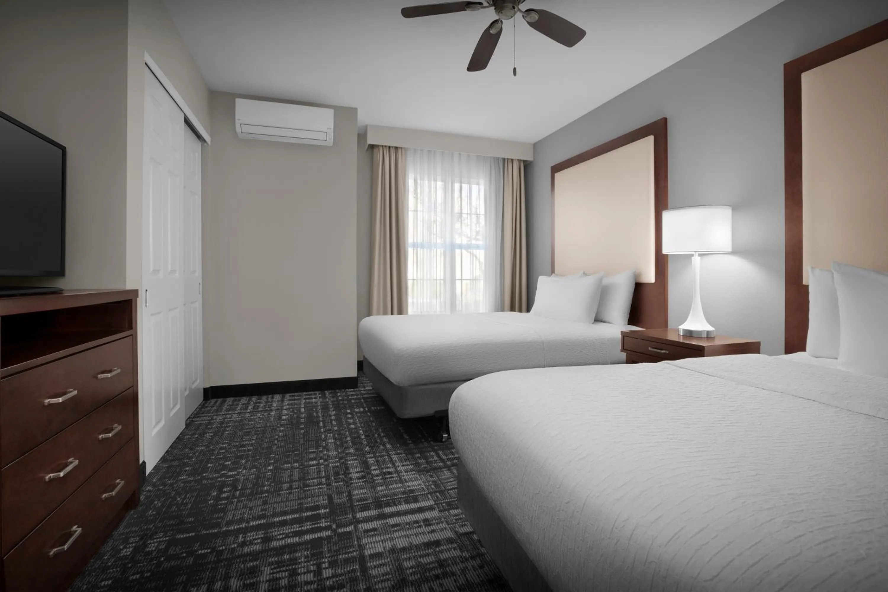 Bed in Homewood Suites by Hilton San Jose Airport-Silicon Valley