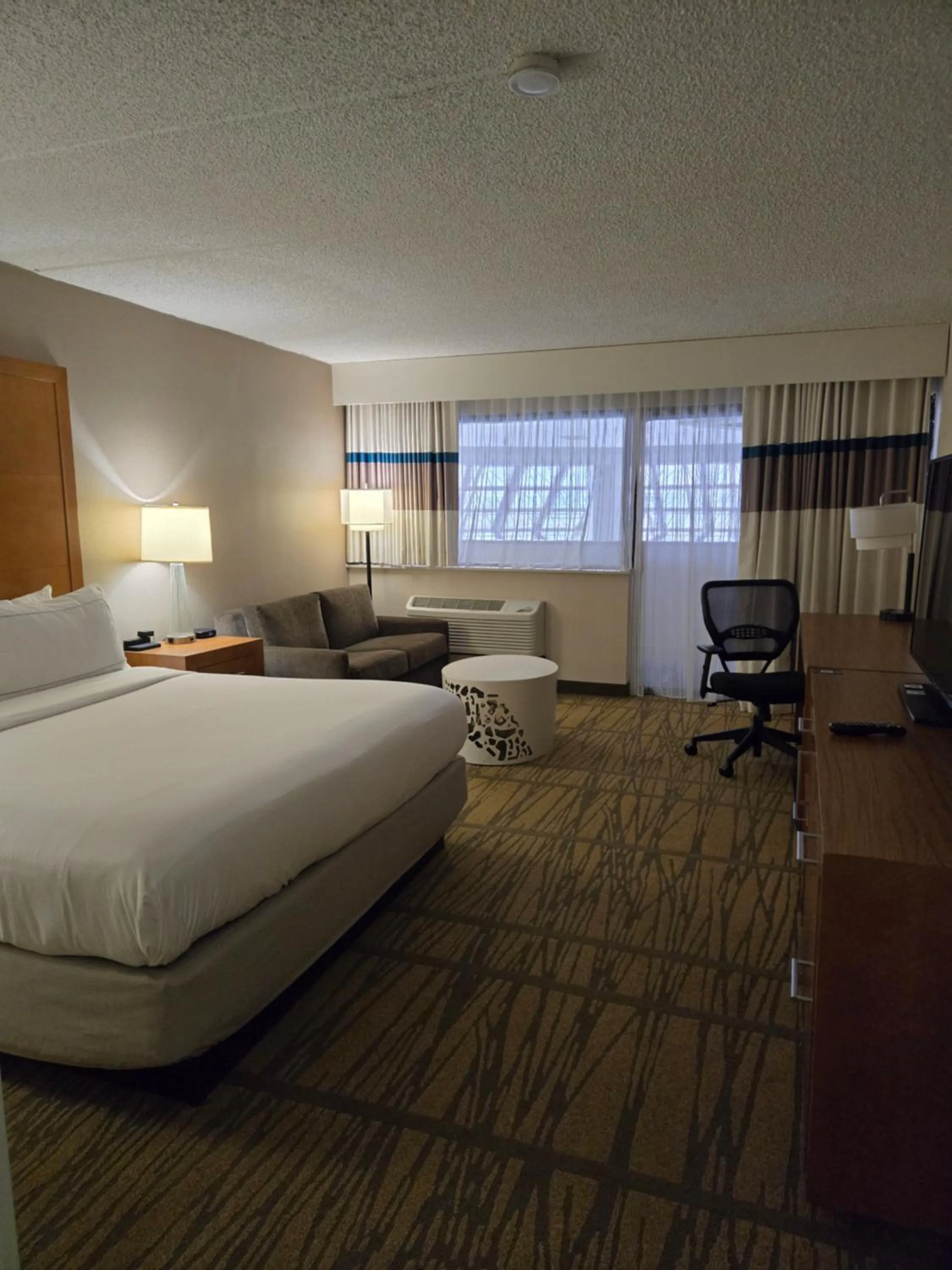 Bed in DoubleTree by Hilton Rochester