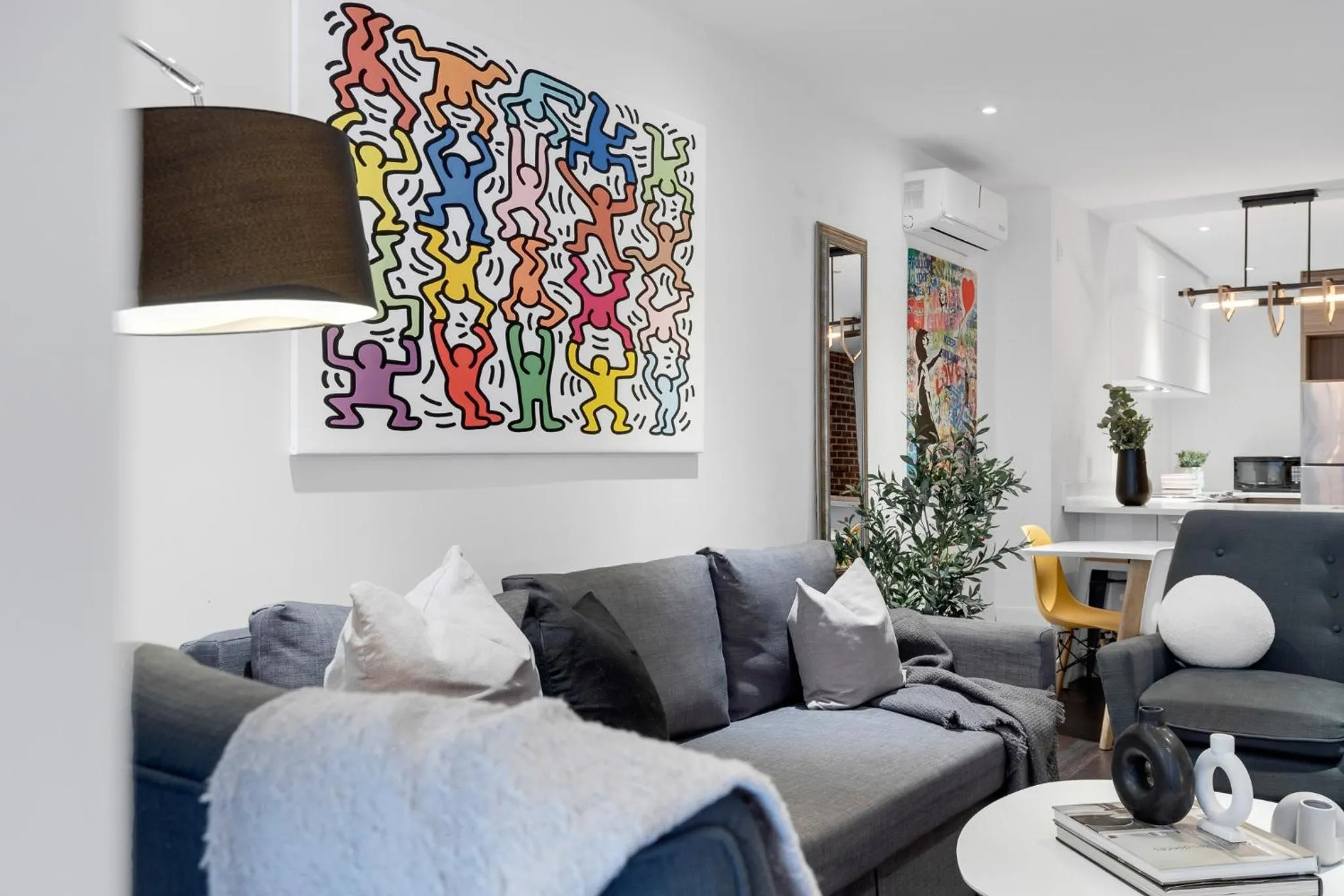 Kitchen or kitchenette in LiV MTL Soho