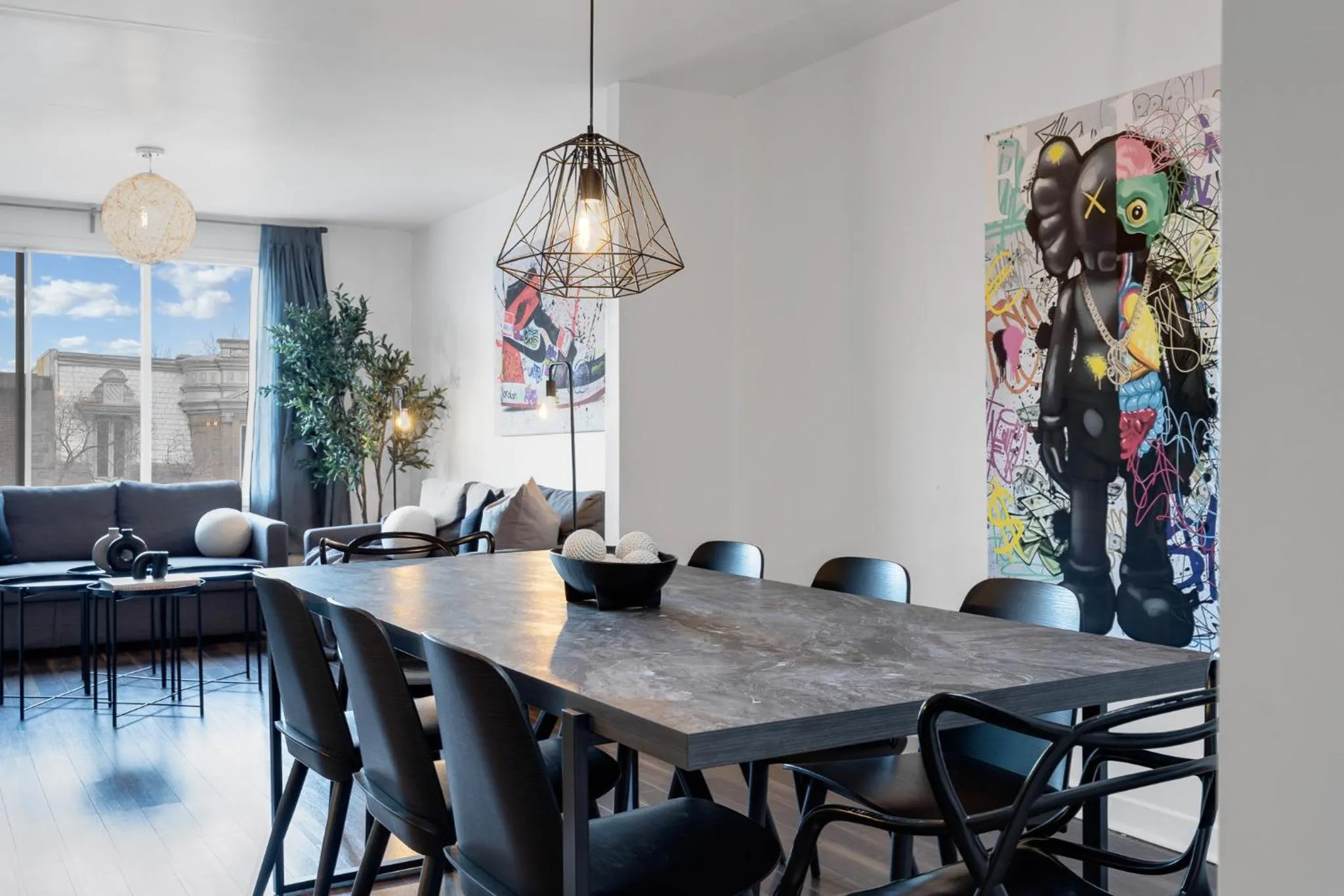 Restaurant/places to eat in LiV MTL Soho