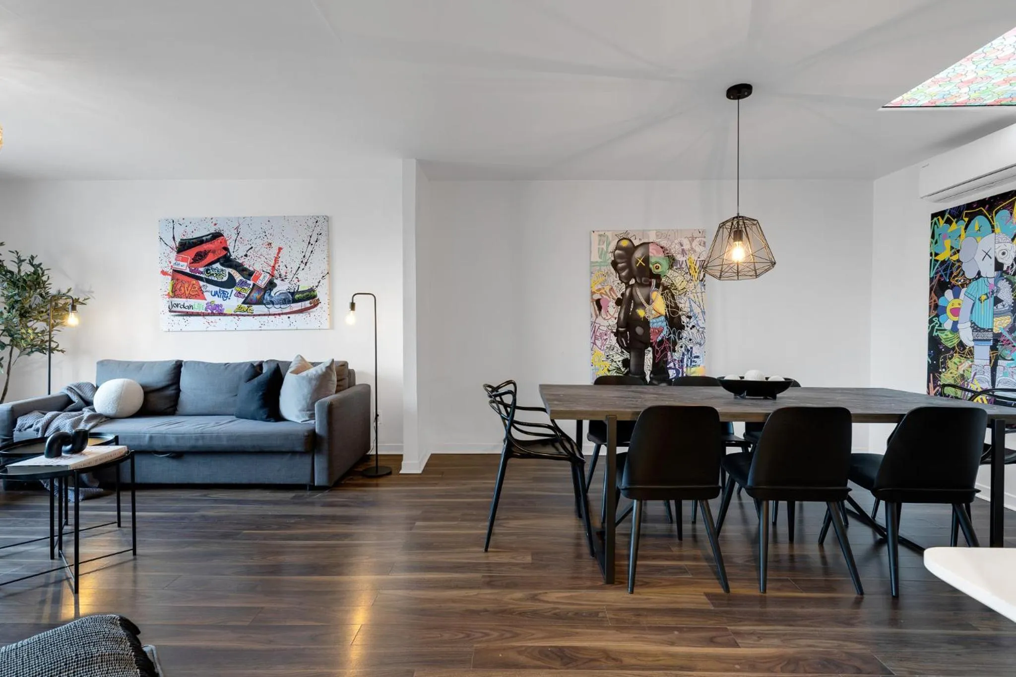 Living room in LiV MTL Soho