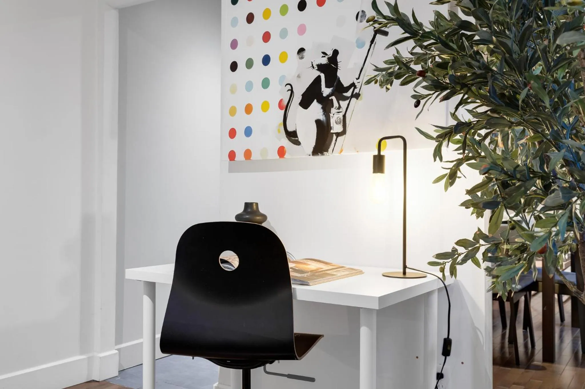 hair dresser in LiV MTL Soho