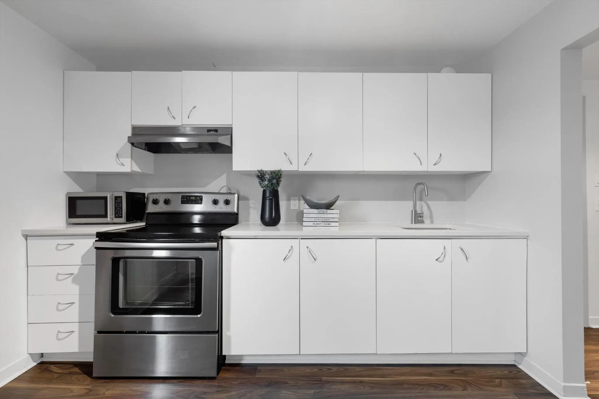 Kitchen or kitchenette in LiV MTL Soho