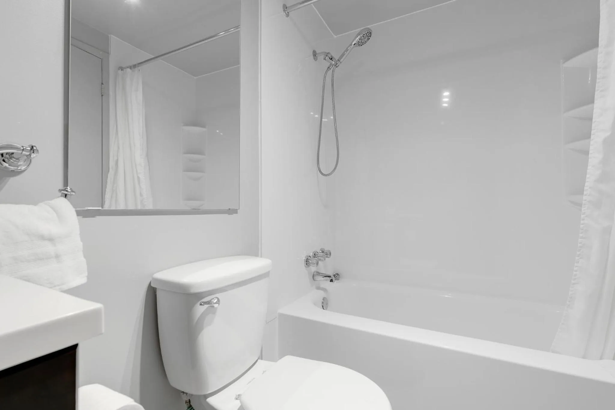 Shower in LiV MTL Soho