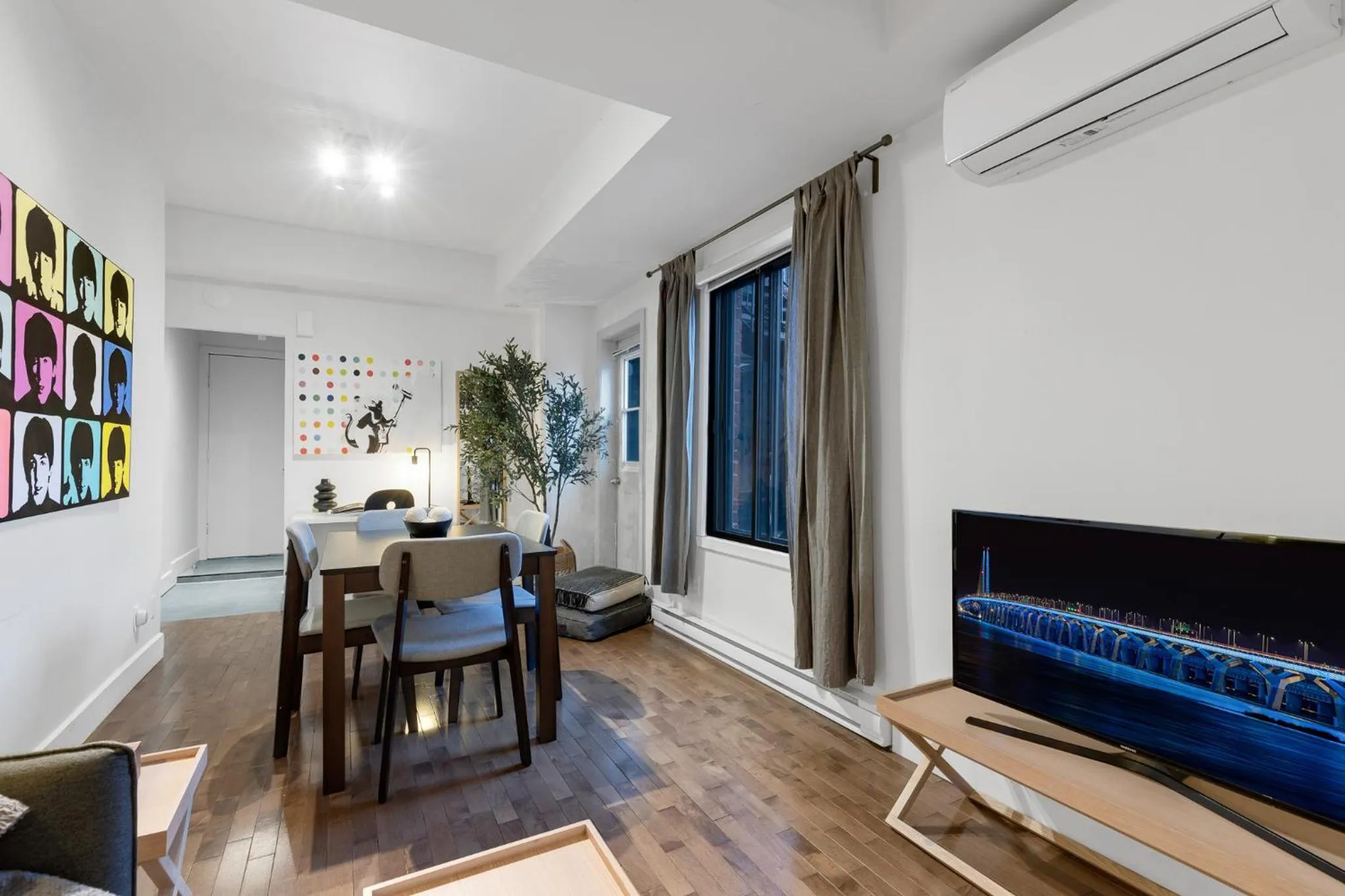 Living room in LiV MTL Soho