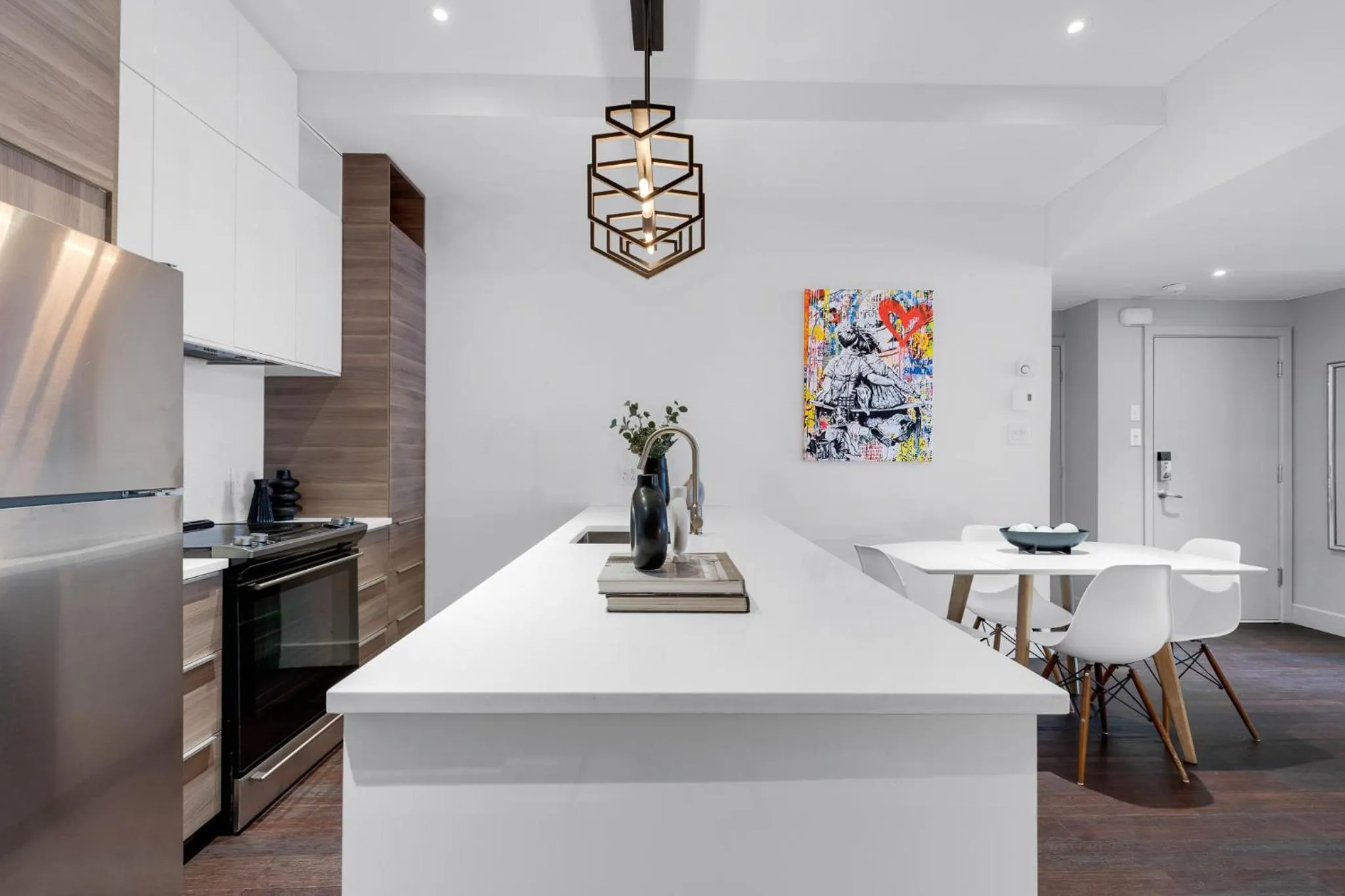 Kitchen or kitchenette in LiV MTL Soho