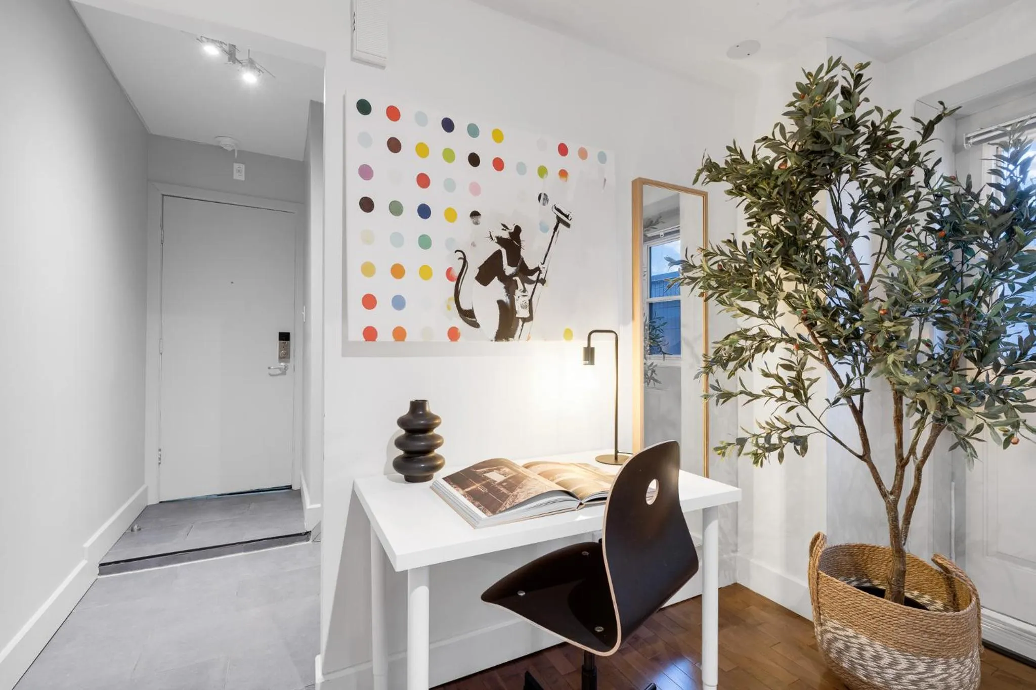 Dining area in LiV MTL Soho