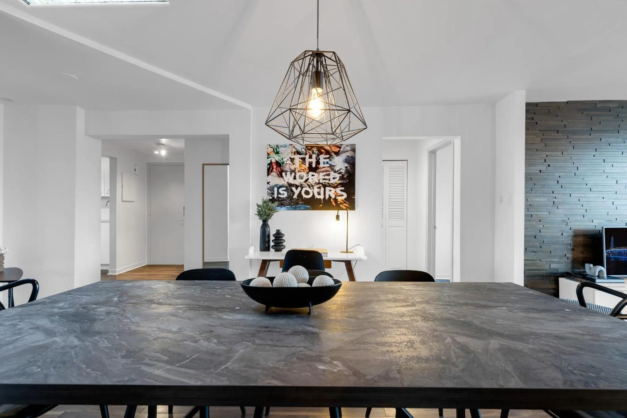 TV and multimedia in LiV MTL Soho