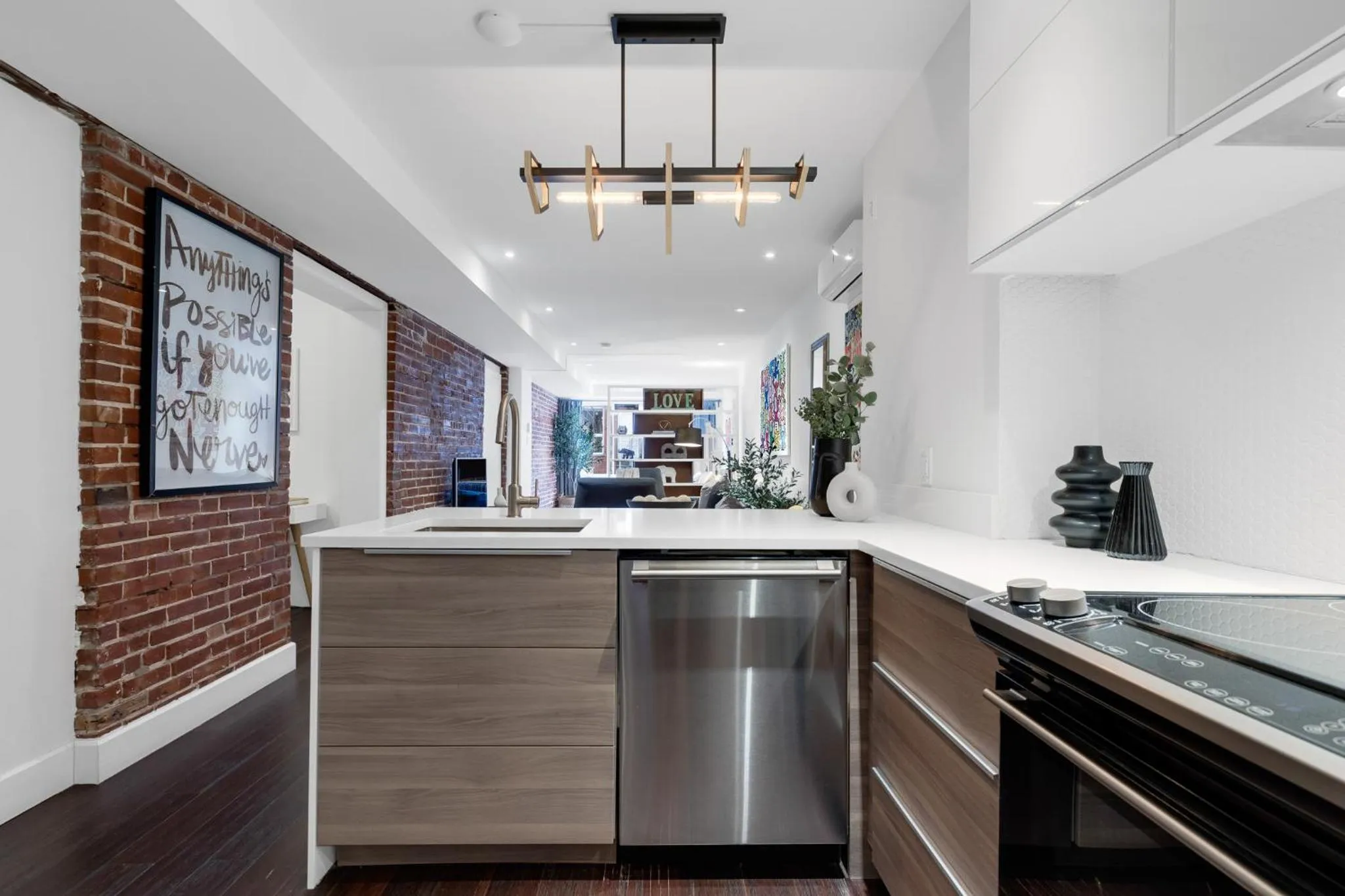 Kitchen or kitchenette in LiV MTL Soho