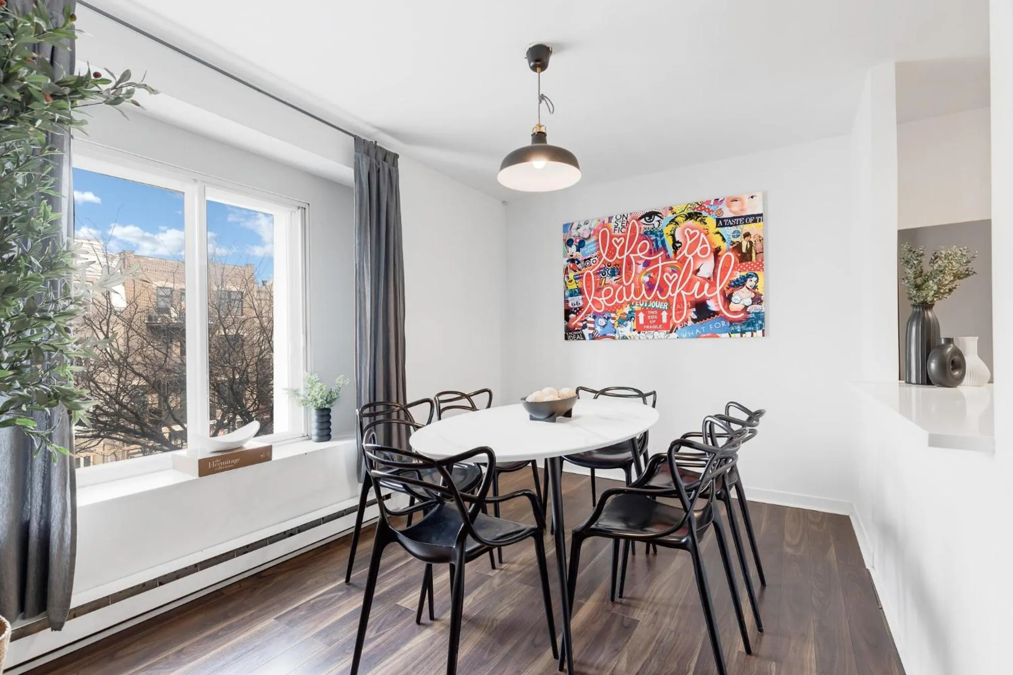 Living room in LiV MTL Soho