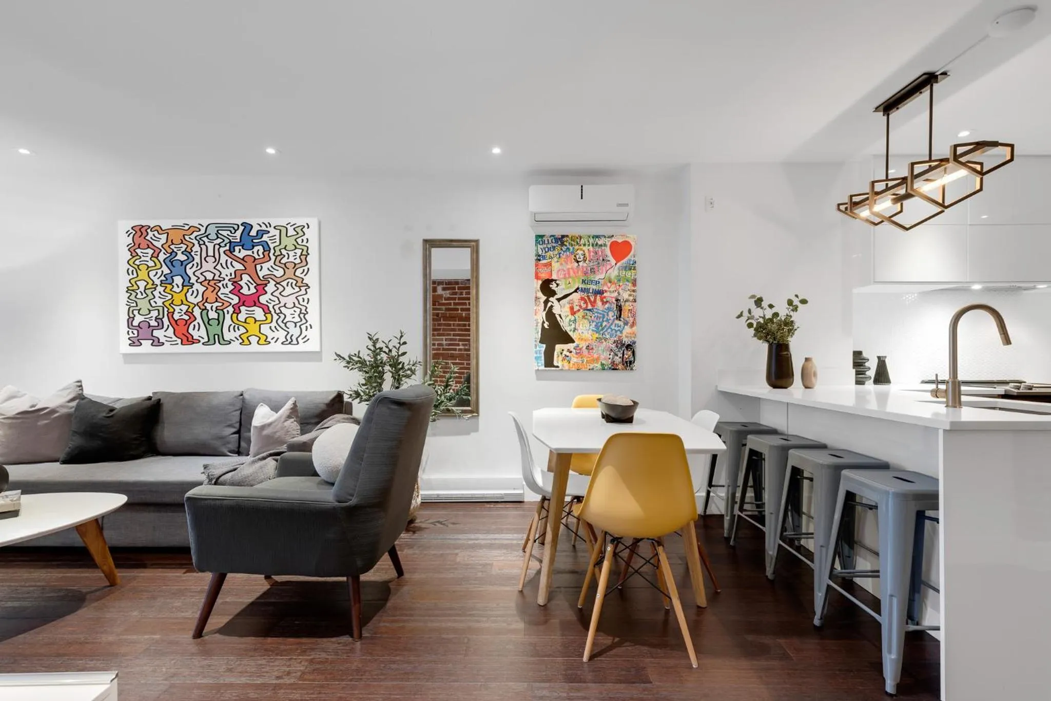 Kitchen or kitchenette in LiV MTL Soho