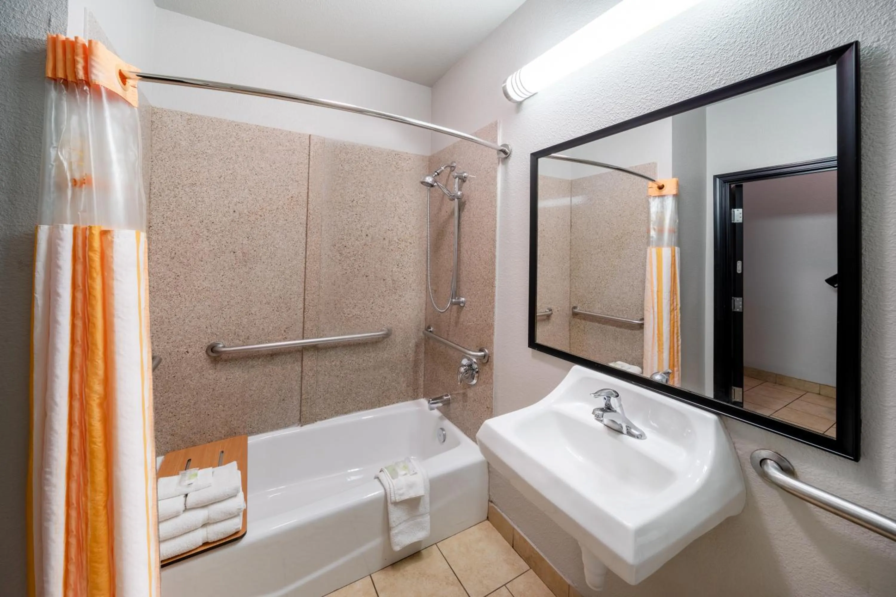 La Quinta by Wyndham Mt. Pleasant