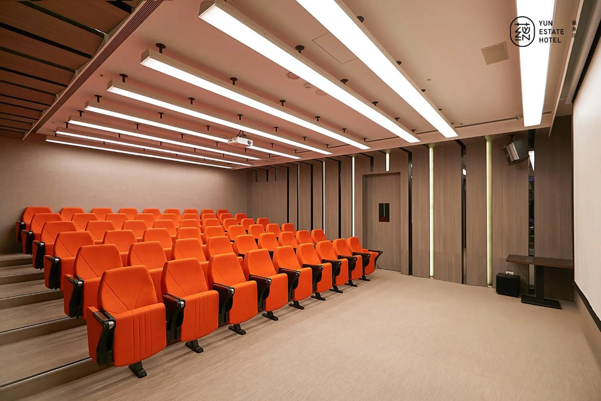 Business facilities in Yun Estate Hotel