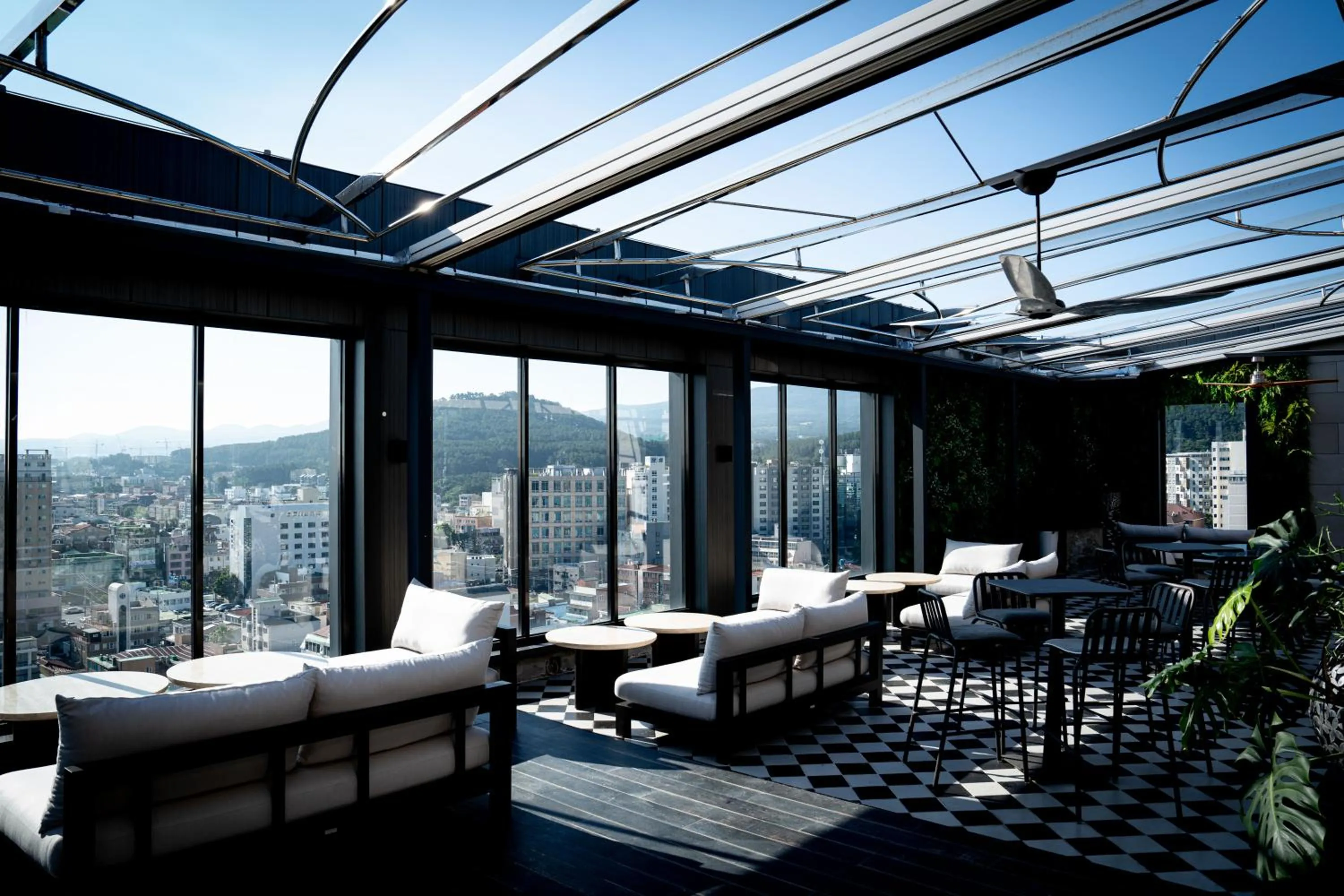 Lounge or bar in Maxx Jeju, a member of H Rewards