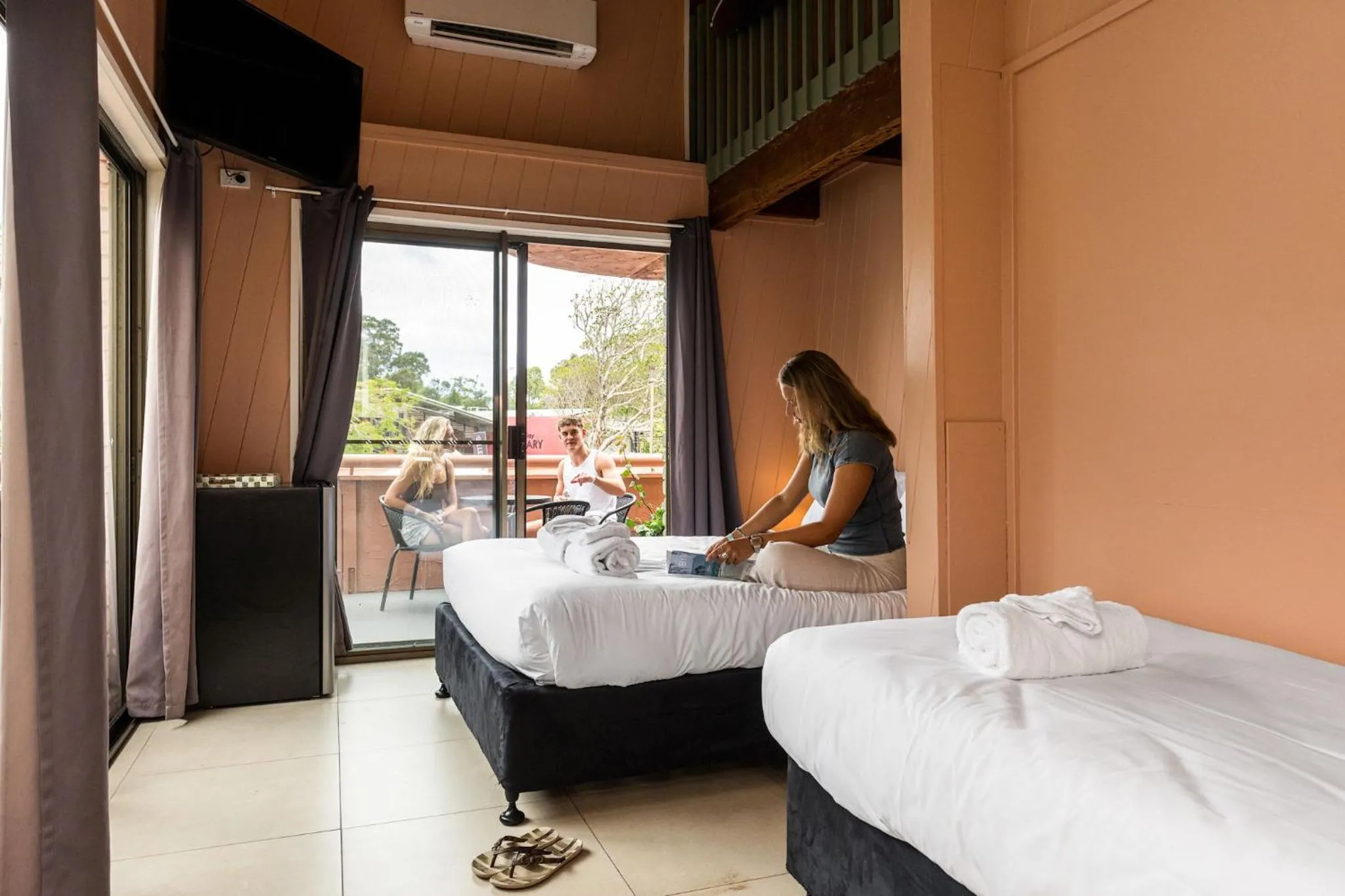 Photo of the whole room, Bed in Aquarius Backpackers Resort