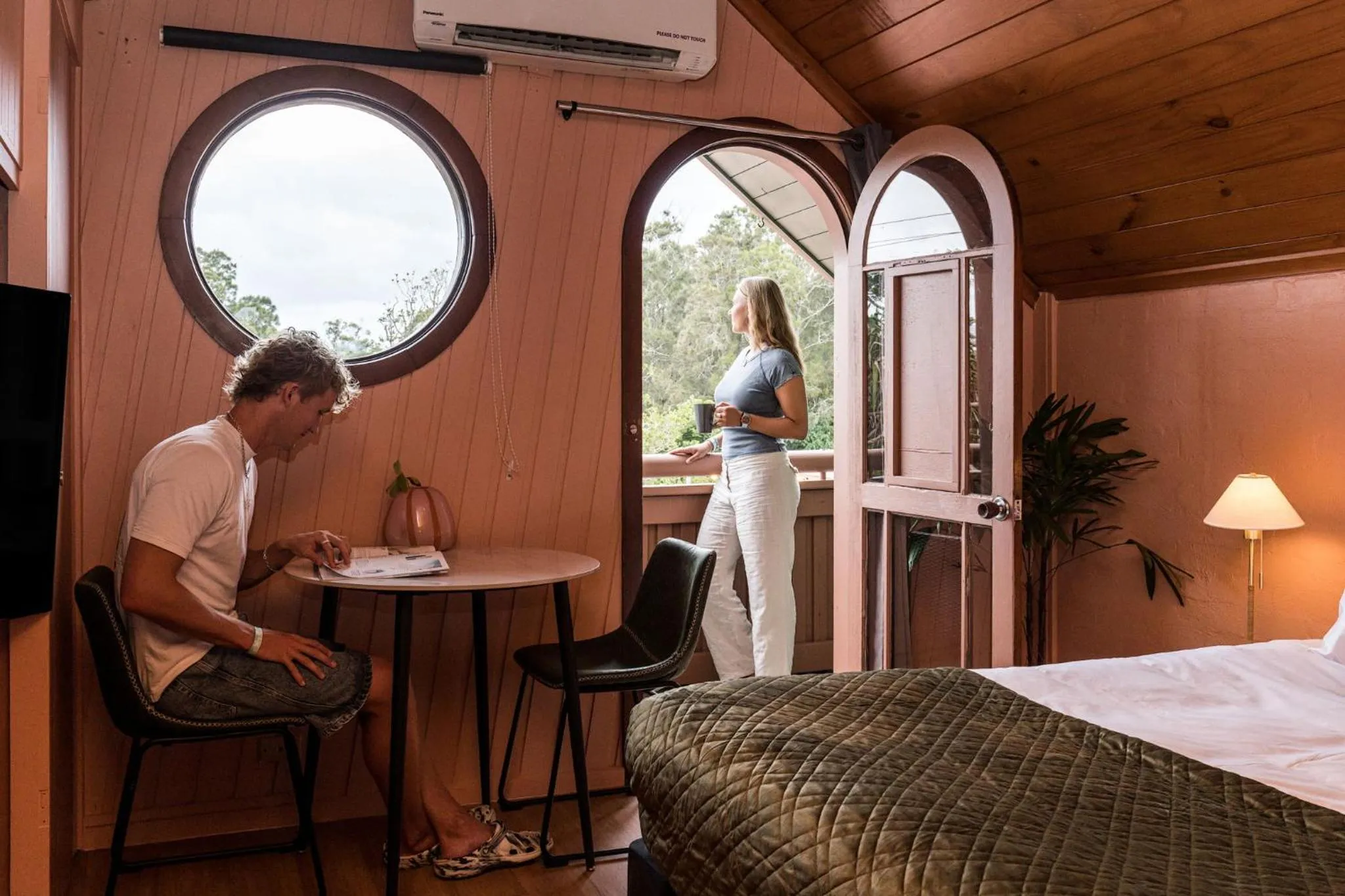 Balcony/Terrace, Bed in Aquarius Backpackers Resort