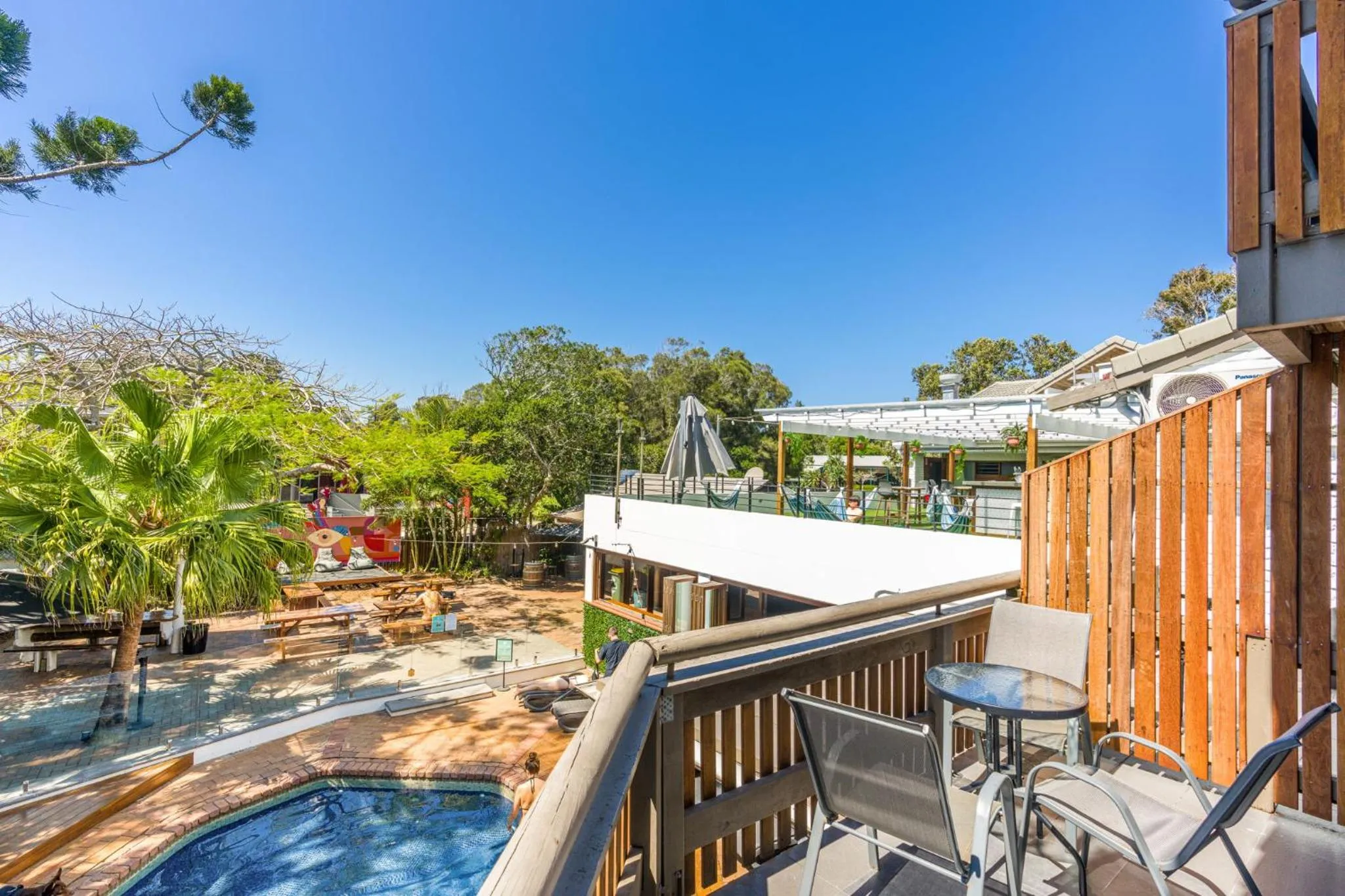 Balcony/Terrace in Aquarius Backpackers Resort