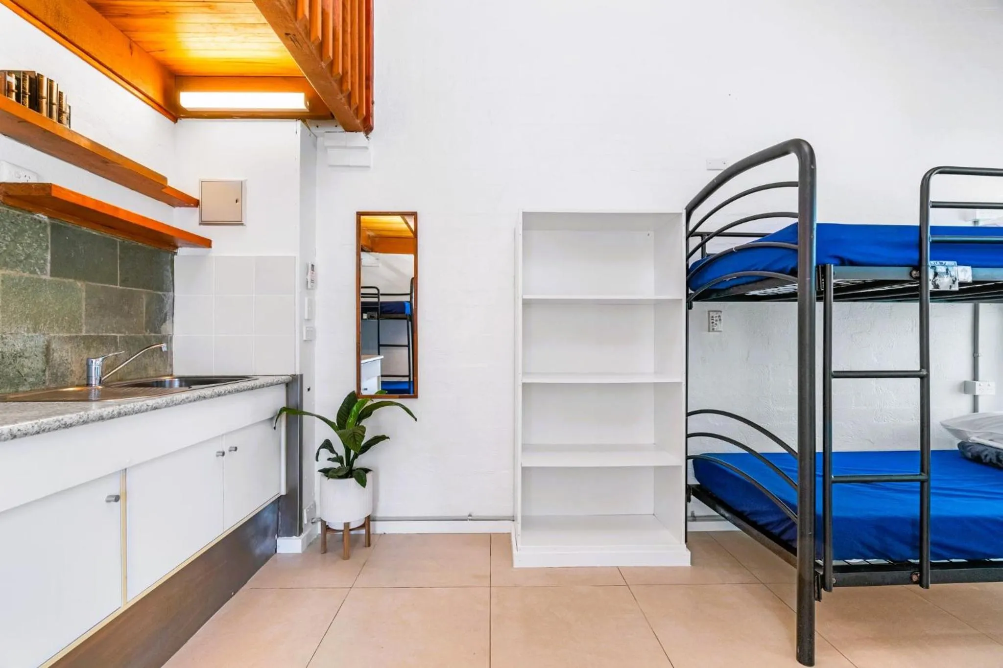 Bed in Aquarius Backpackers Resort