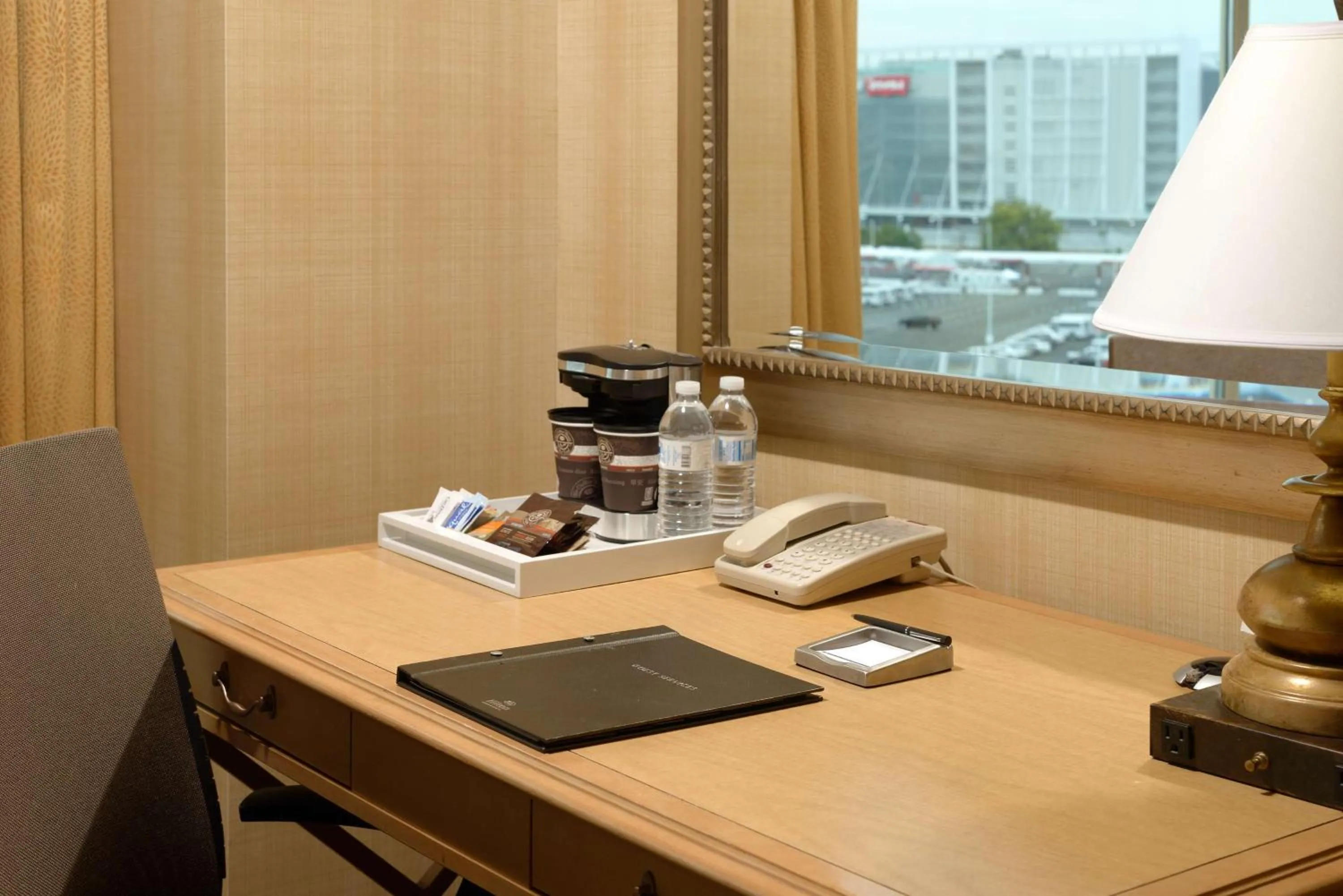 Bedroom in Hilton Santa Clara